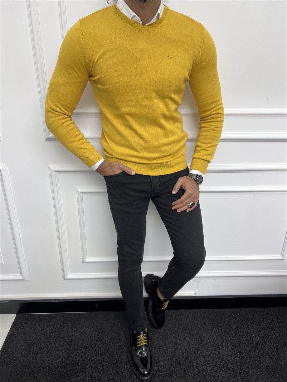 Slim Fit V Neck Knitwear ürünü TOP CLOTHING kategorisinde sizleri bekliyor.