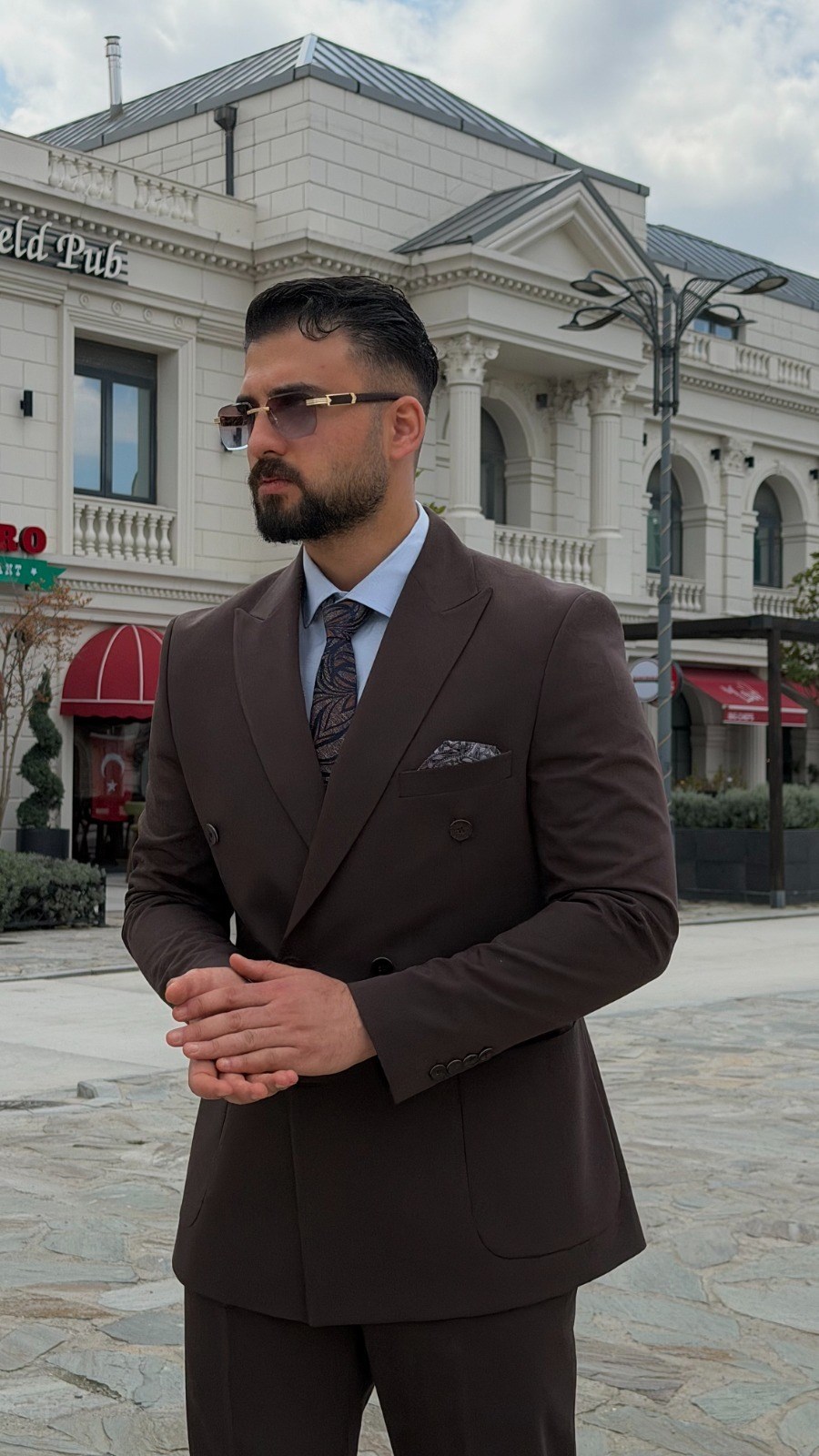 TAKIM ELBİSE KRUVAZE ürünü TAKIM ELBİSE kategorisinde sizleri bekliyor.