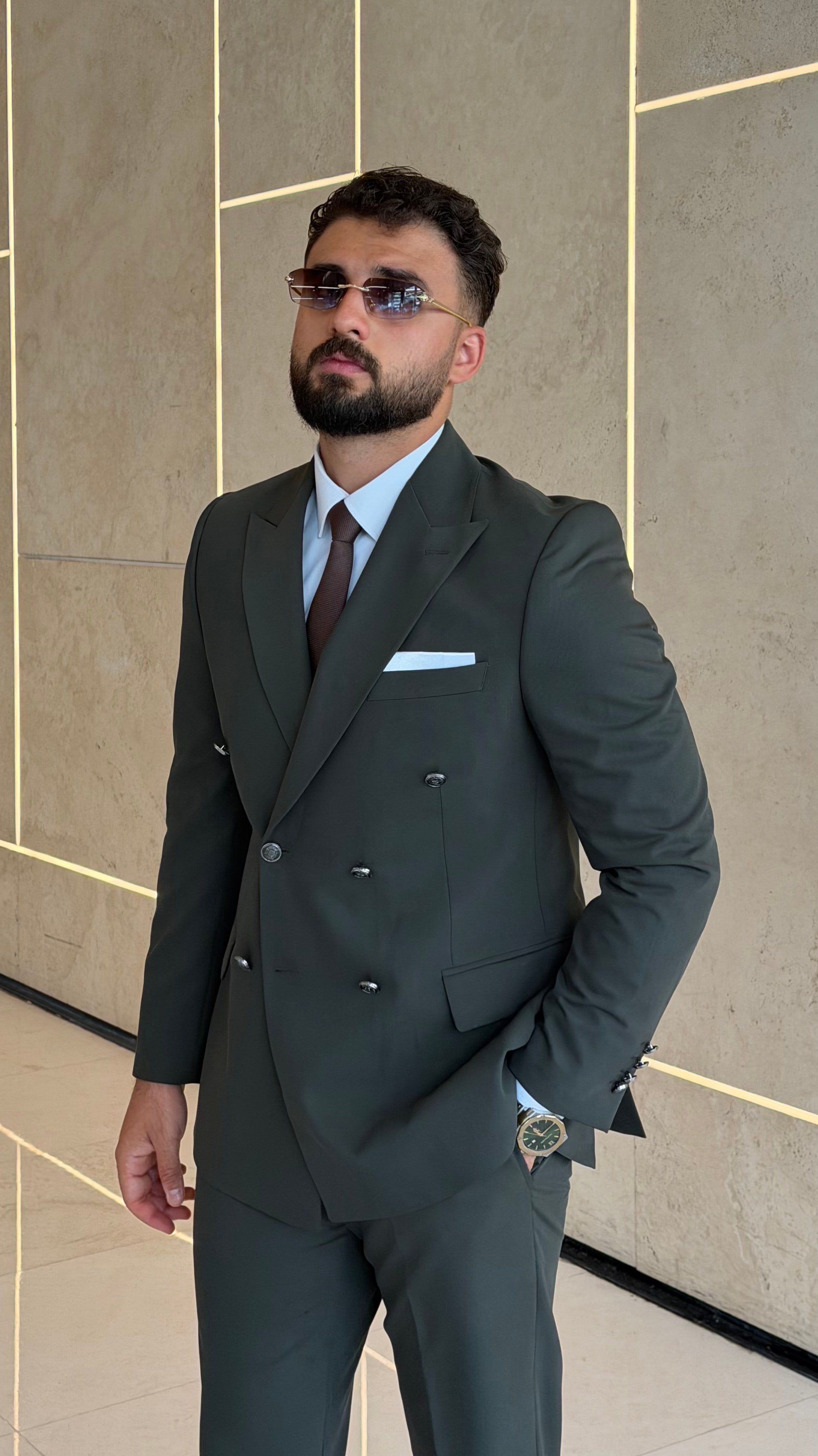 Takım Elbise ürünü TAKIM ELBİSE kategorisinde sizleri bekliyor.