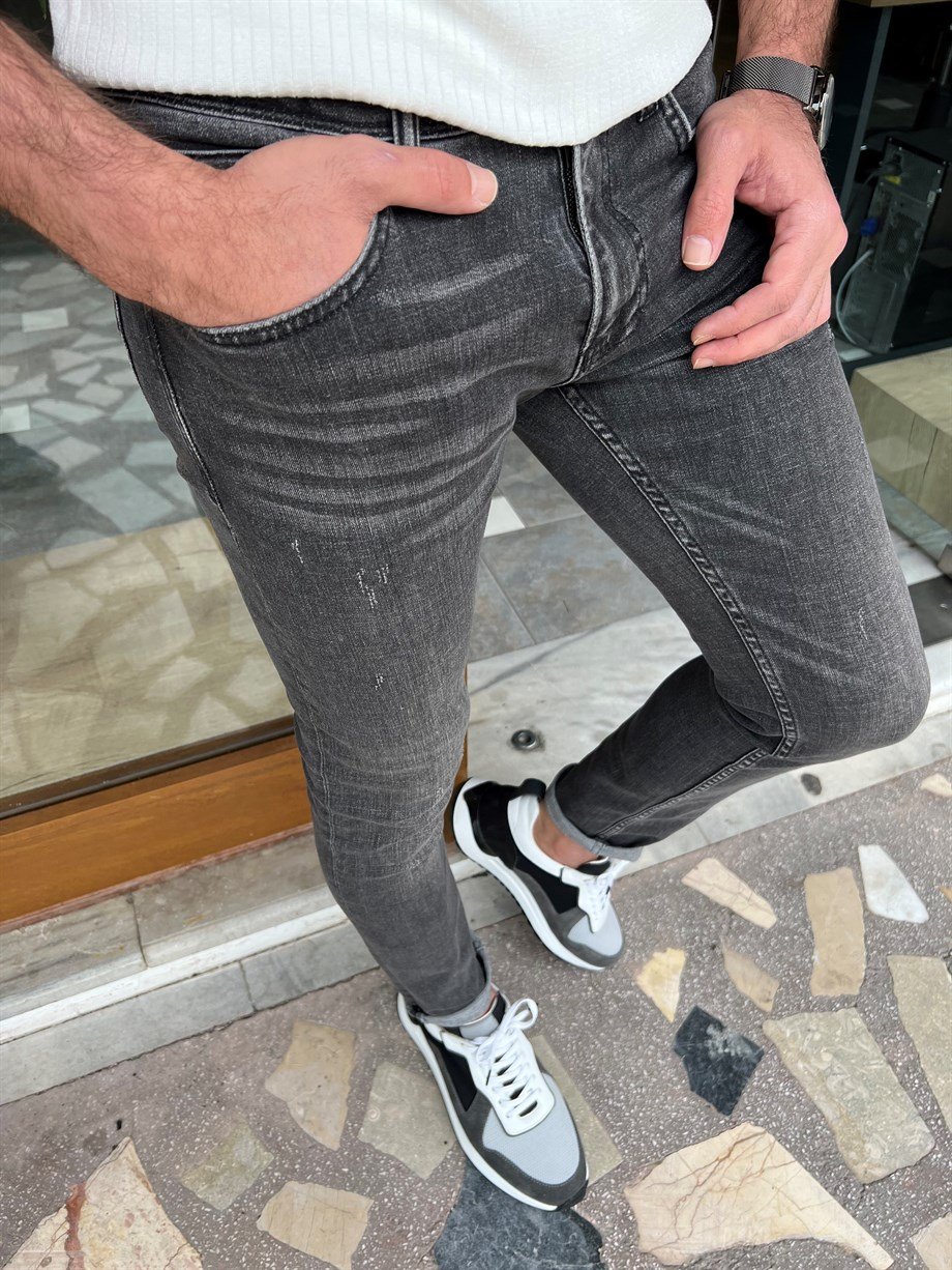 Taşlamalı Slim Fit Kot Pantolon ürünü JEANS CLOTHING kategorisinde sizleri bekliyor.