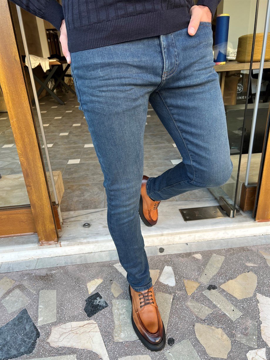 Taşlamalı Yan Cepli Slim Fit Kot Pantolon ürünü ALT GİYİM kategorisinde sizleri bekliyor.