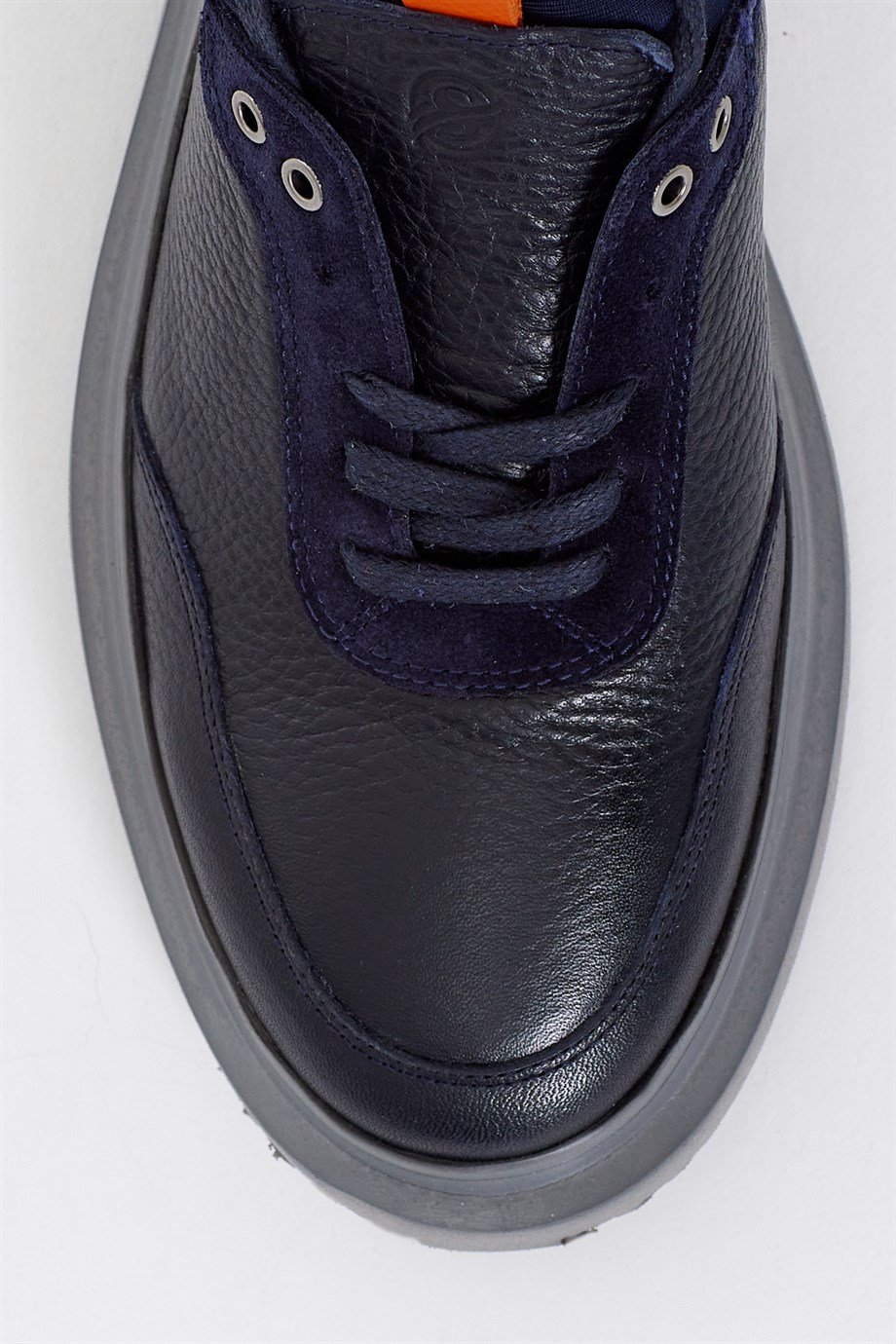 Thermo Confort Sole Genuine Leather Boots ürünü CASUAL kategorisinde sizleri bekliyor.