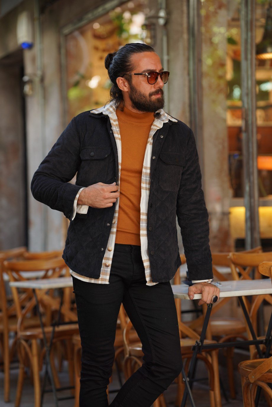 Bag Pocket Velvet Coat ürünü OUTERWEAR kategorisinde sizleri bekliyor.