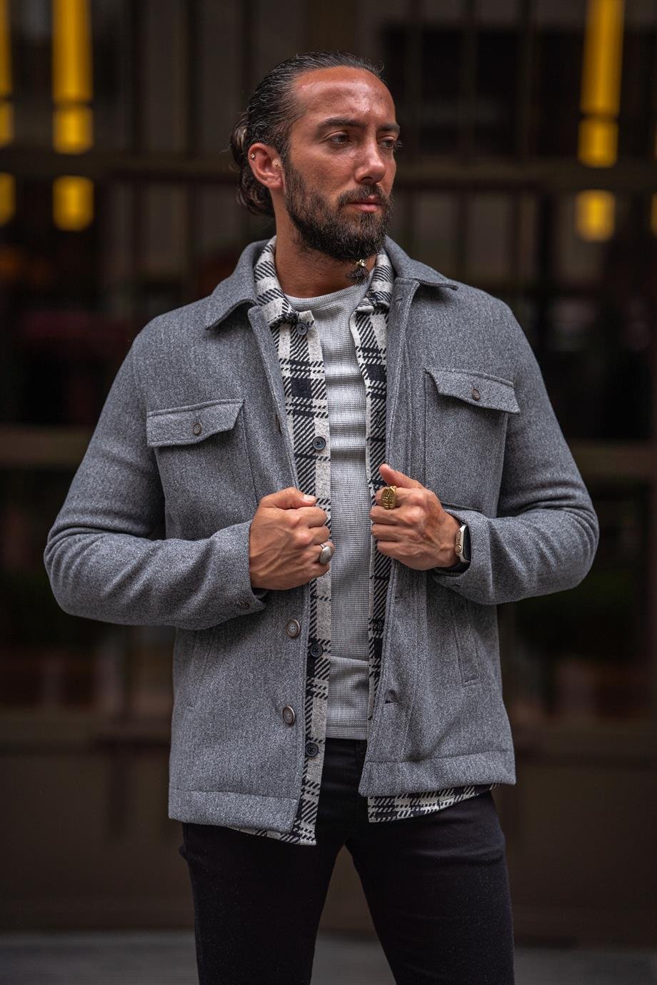 Short Cachet Coat With Side Pockets ürünü OUTERWEAR kategorisinde sizleri bekliyor.