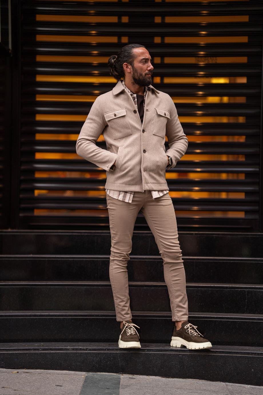 Short Cachet Coat With Side Pockets ürünü OUTERWEAR kategorisinde sizleri bekliyor.