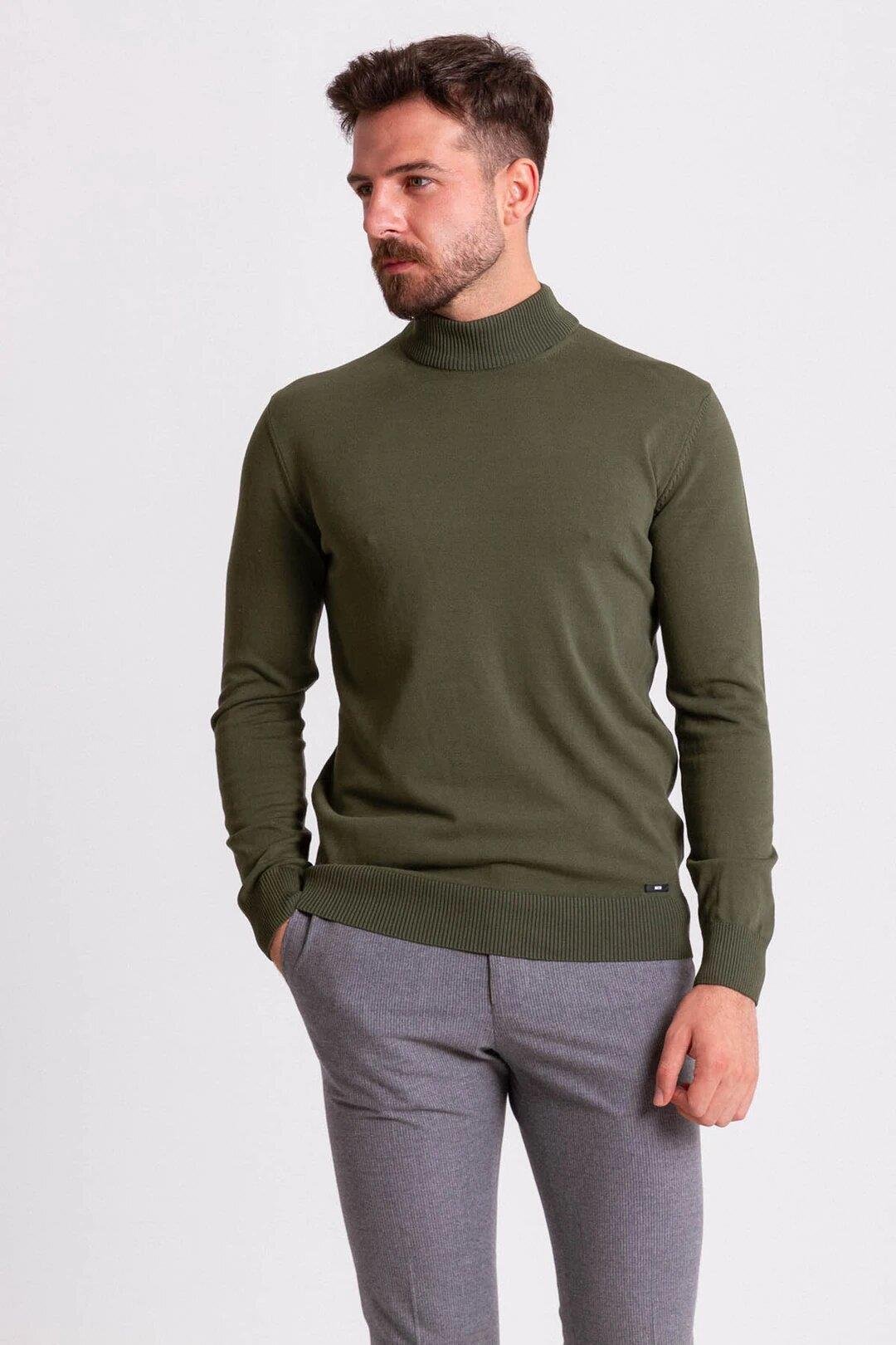 Yarım Balıkçı Yaka Triko Kazak ürünü ÜST GİYİM kategorisinde sizleri bekliyor.