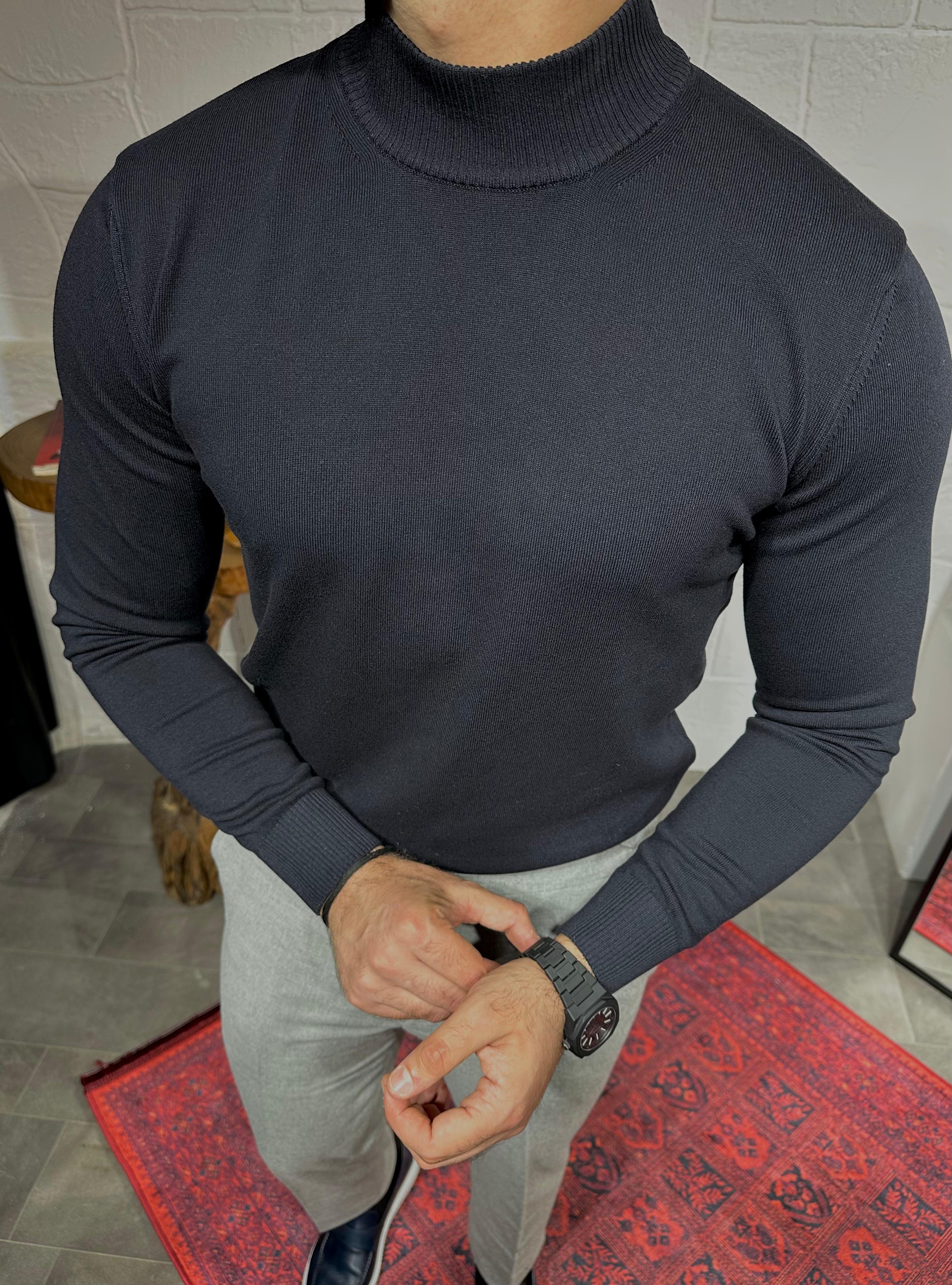 Yarım Balıkçı Yaka Triko Kazak ürünü ÜST GİYİM kategorisinde sizleri bekliyor.