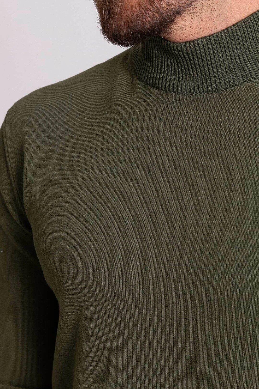 Yarım Balıkçı Yaka Triko Kazak ürünü ÜST GİYİM kategorisinde sizleri bekliyor.