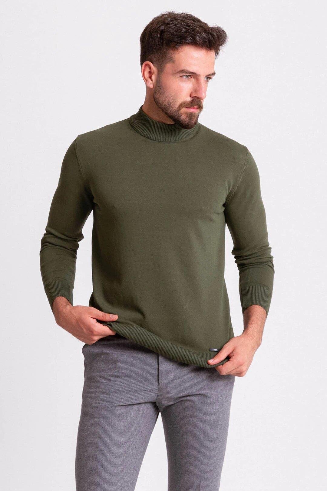 Yarım Balıkçı Yaka Triko Kazak ürünü ÜST GİYİM kategorisinde sizleri bekliyor.