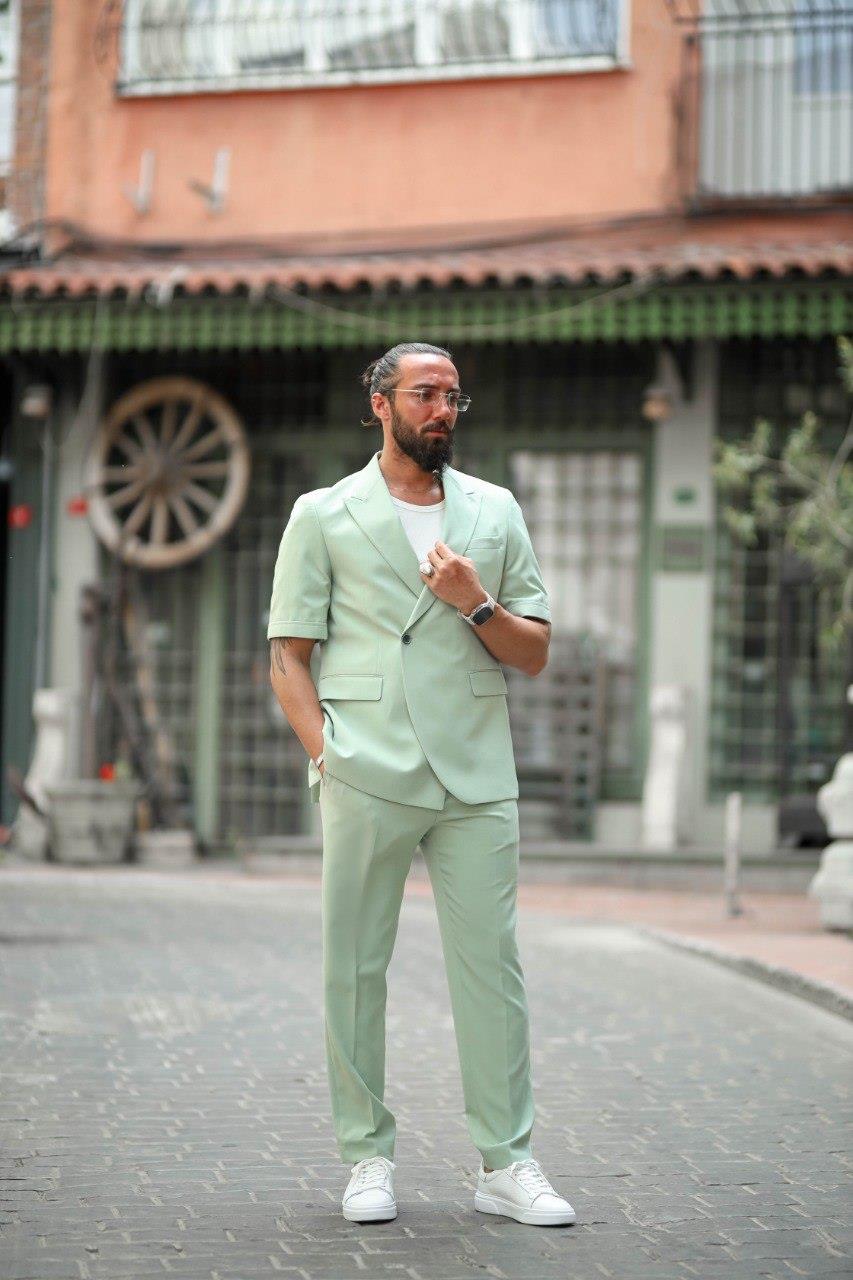 New Collection Special Design Short Sleeve Suit ürünü SUIT kategorisinde sizleri bekliyor.