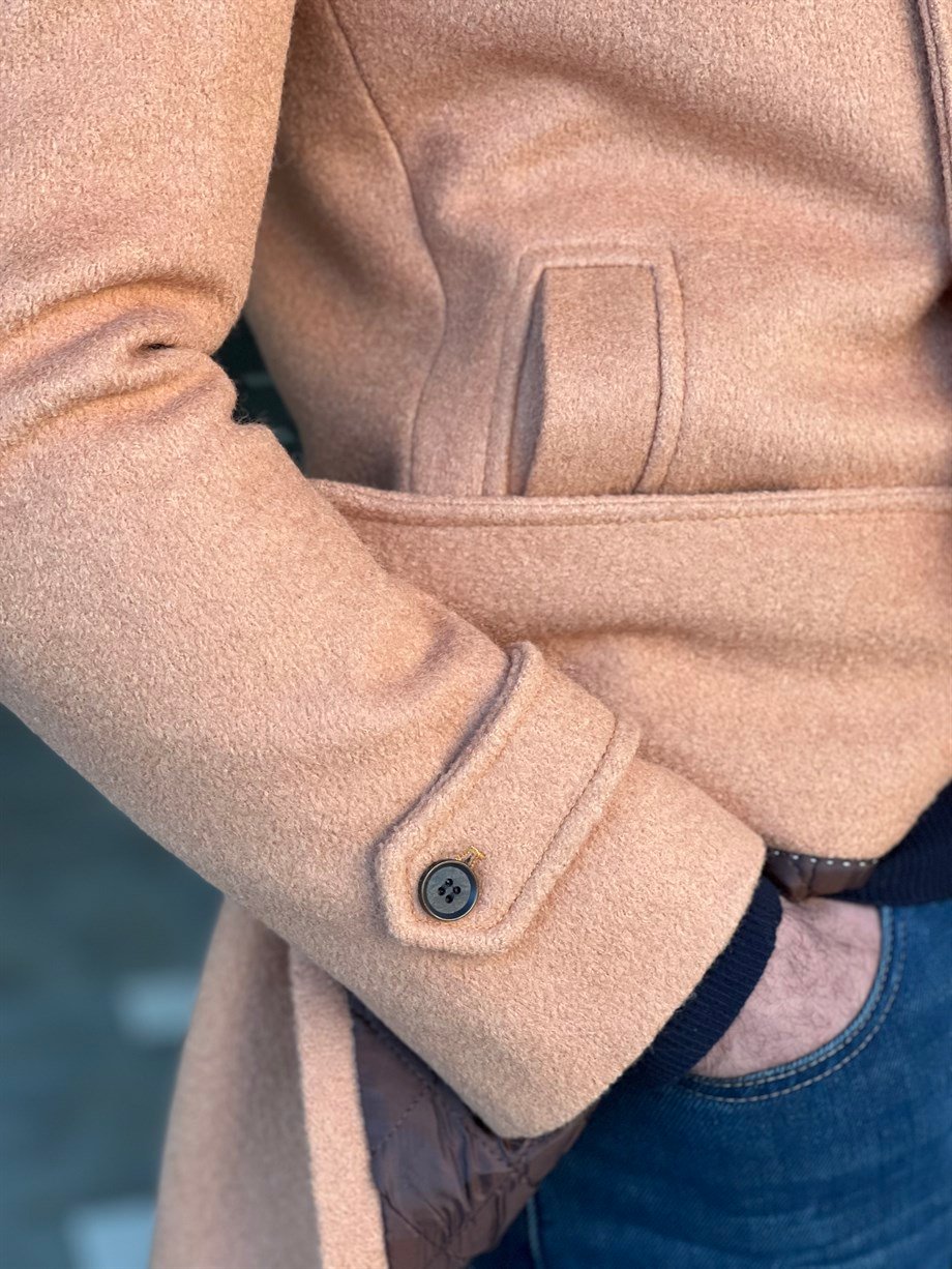 Wool Slim Cut Cachet Coat ürünü OUTERWEAR kategorisinde sizleri bekliyor.