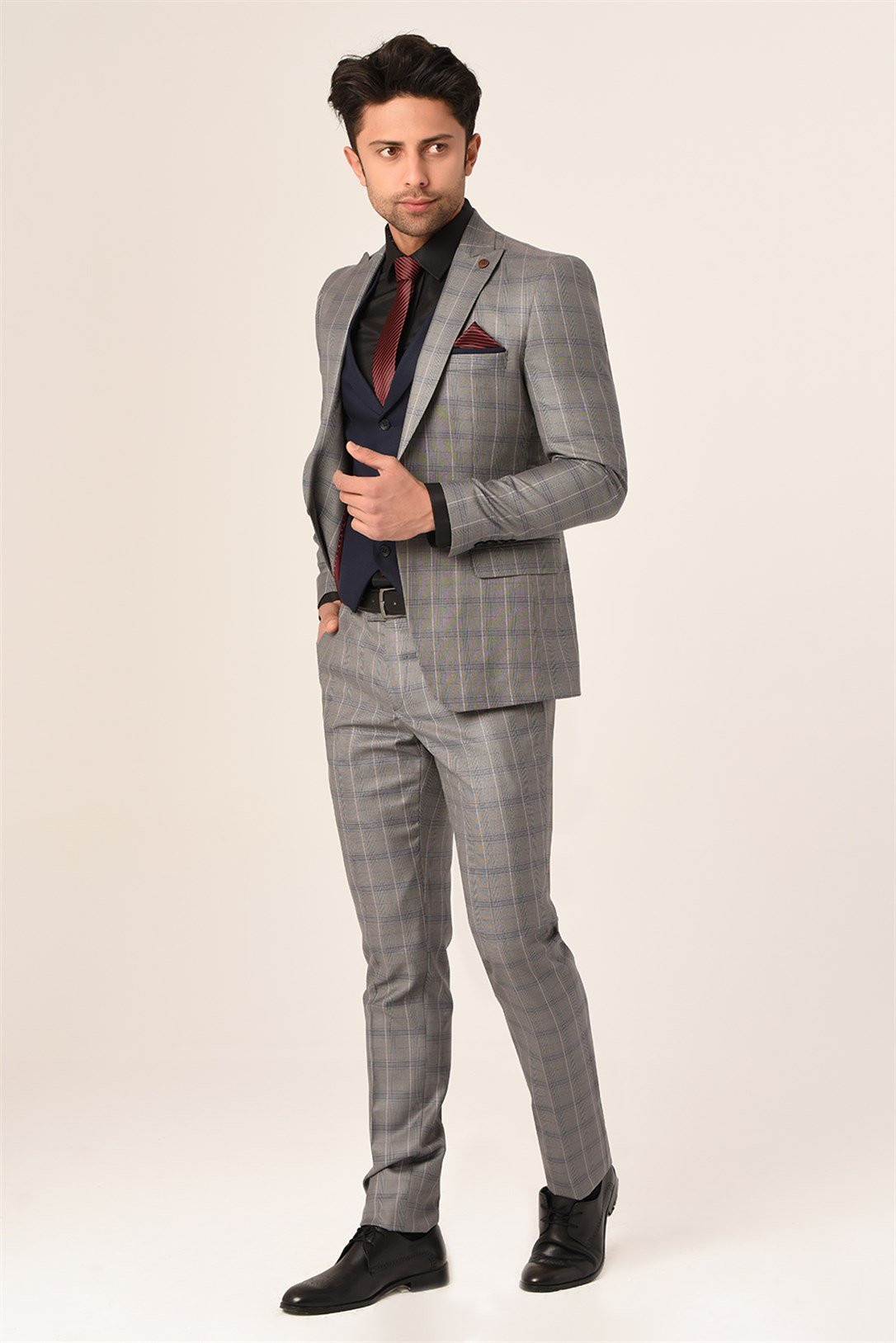 Gri Ekose Yelekli Sivri Yaka  Kombin Takım Elbise Slim Fit | AgustiniTAKIM ELBİSEAGUSTİNİYtk1310AGUSTİNİGri Ekose Yelekli Sivri Yaka  Kombin Takım Elbise Slim Fit | Agustini
