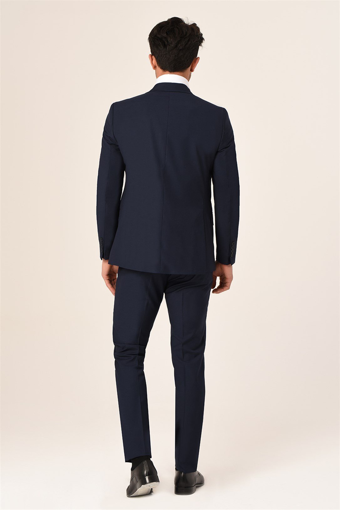 Lacivert Yelekli Erkek Sivri Yakaya Yeni Nesil Takım Elbise Slim Fit | AgustiniTAKIM ELBİSEAGUSTİNİYtk1305AGUSTİNİLacivert Yelekli Erkek Sivri Yakaya Yeni Nesil Takım Elbise Slim Fit | Agustini