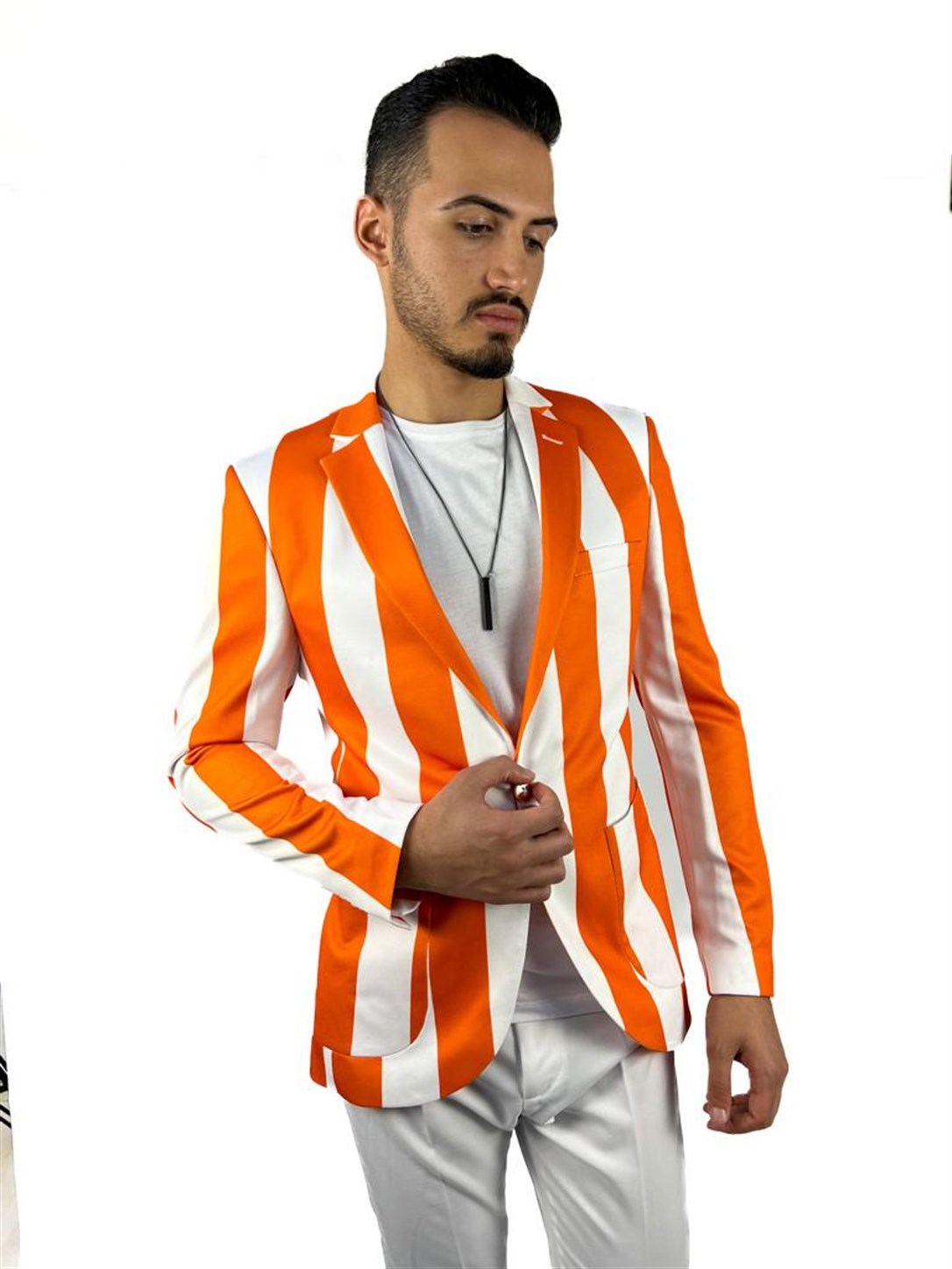 Turuncu ve Beyaz Şerit Desen Torba Cep Blazer Tek Ceket Slim Fit | AgustiniCEKETAGUSTİNİCk1617AGUSTİNİTuruncu ve Beyaz Şerit Desen Torba Cep Blazer Tek Ceket Slim Fit | Agustini