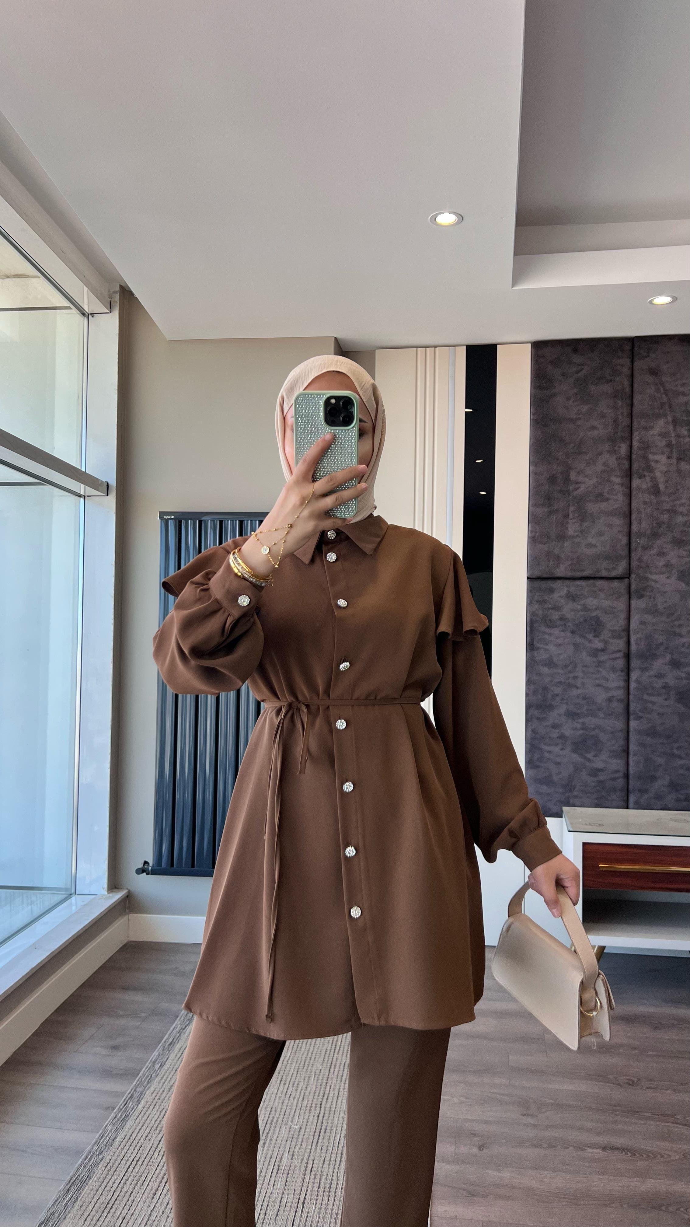 Kolları Volanlı Takım KahverengiDubaiShowroomTAKIM01542-KHVRNGİ