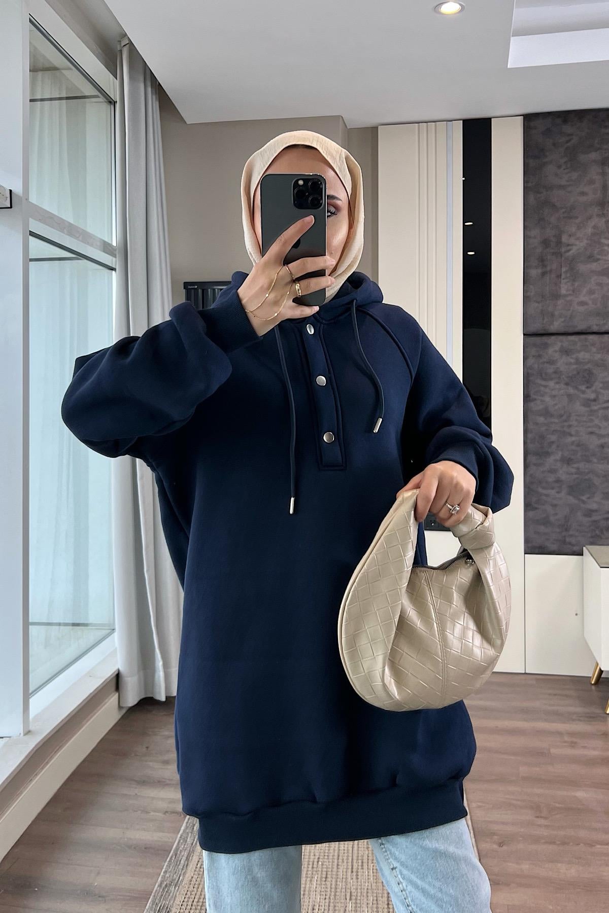 Yakası çıtçıt detaylı sweat Lacivert DubaiShowroomÜST GİYİM39372