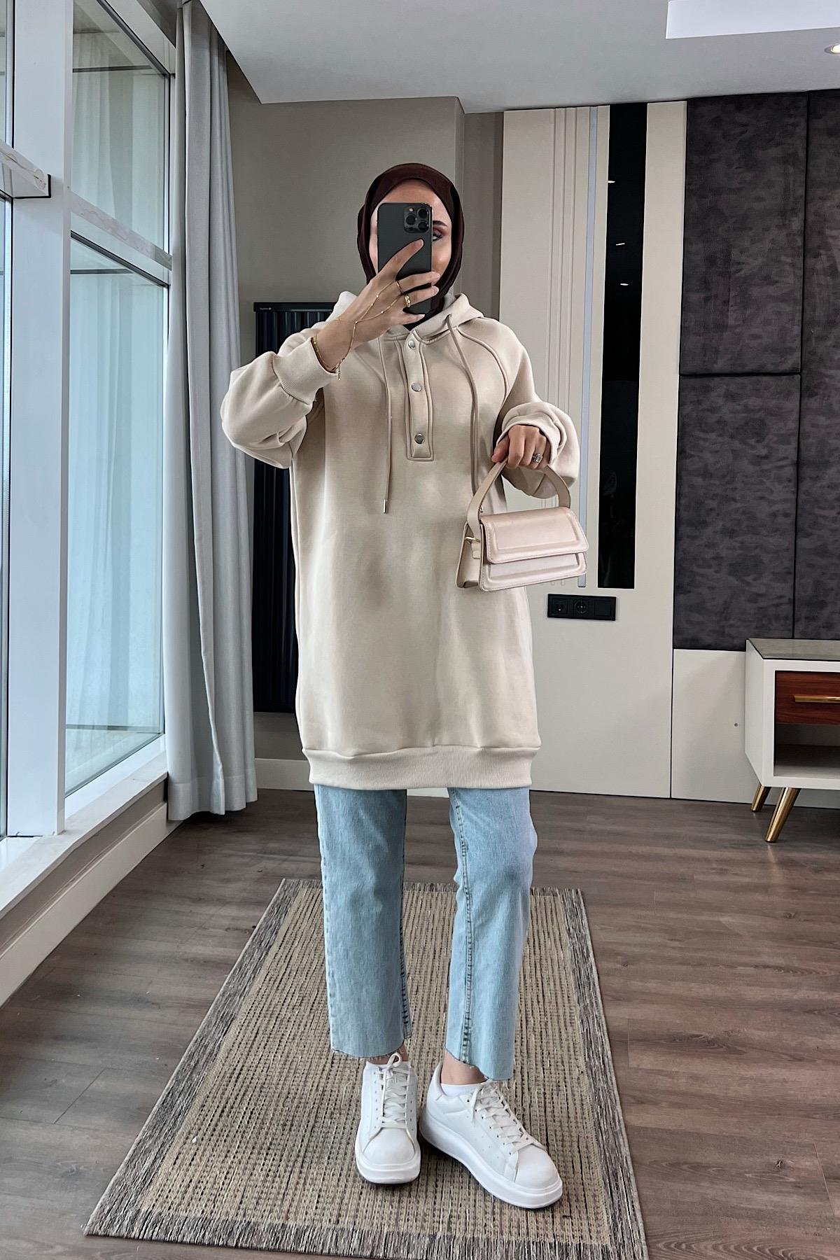 Yakası çıtçıt detaylı sweat BejDubaiShowroomÜST GİYİM39372