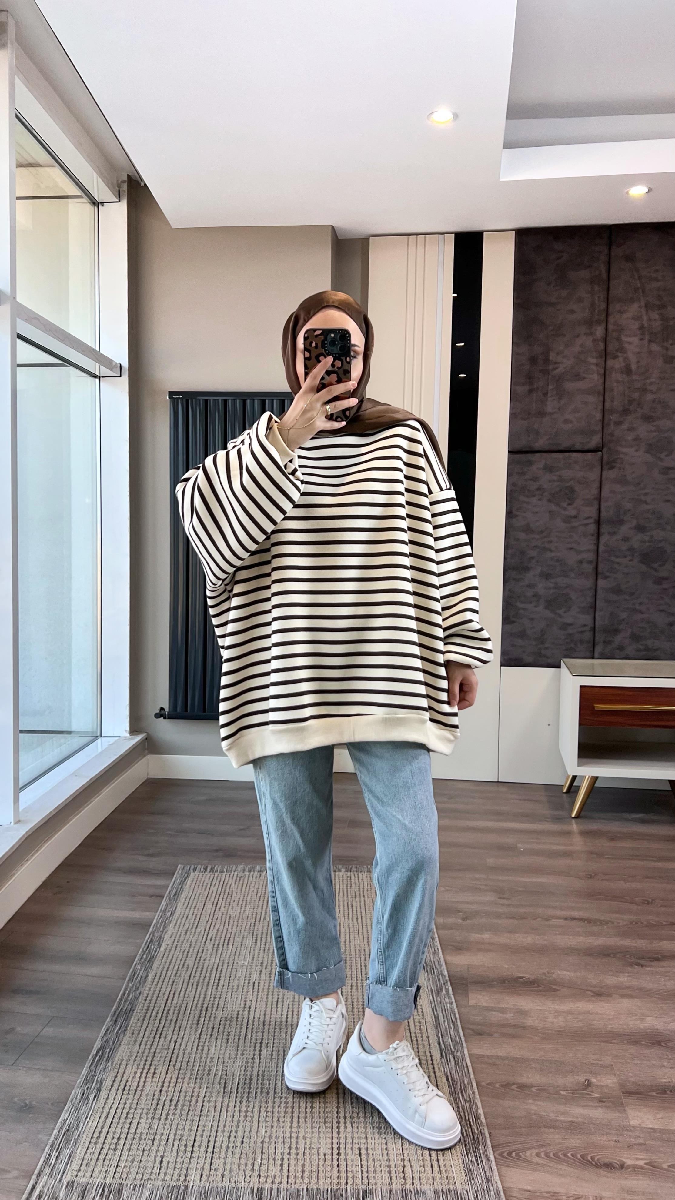 Çizgili Üç İplik Kumaş Sweat KahverengiDubaiShowroomSWEAT30891