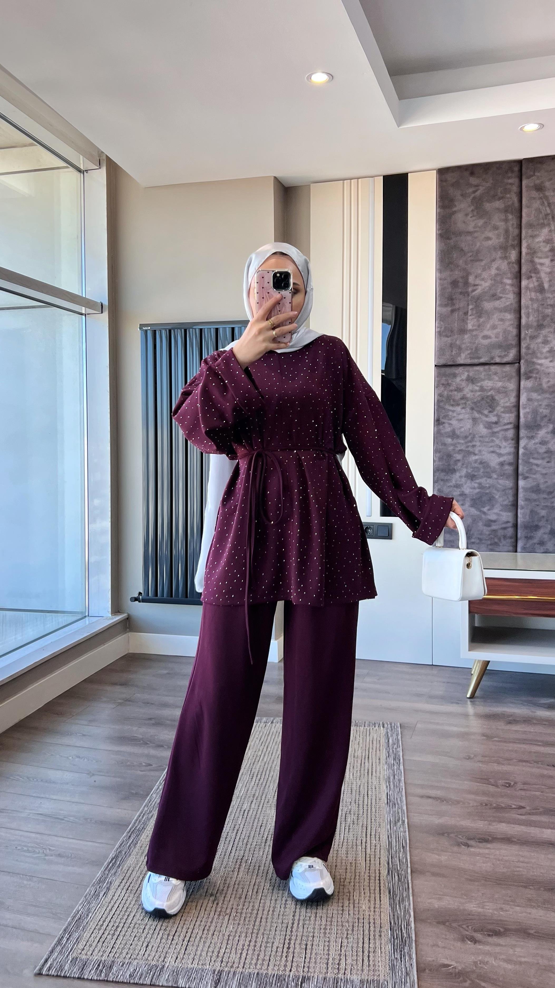 Üzeri Taşlı Pamuklu Takım CherryDubaiShowroomTAKIM514506