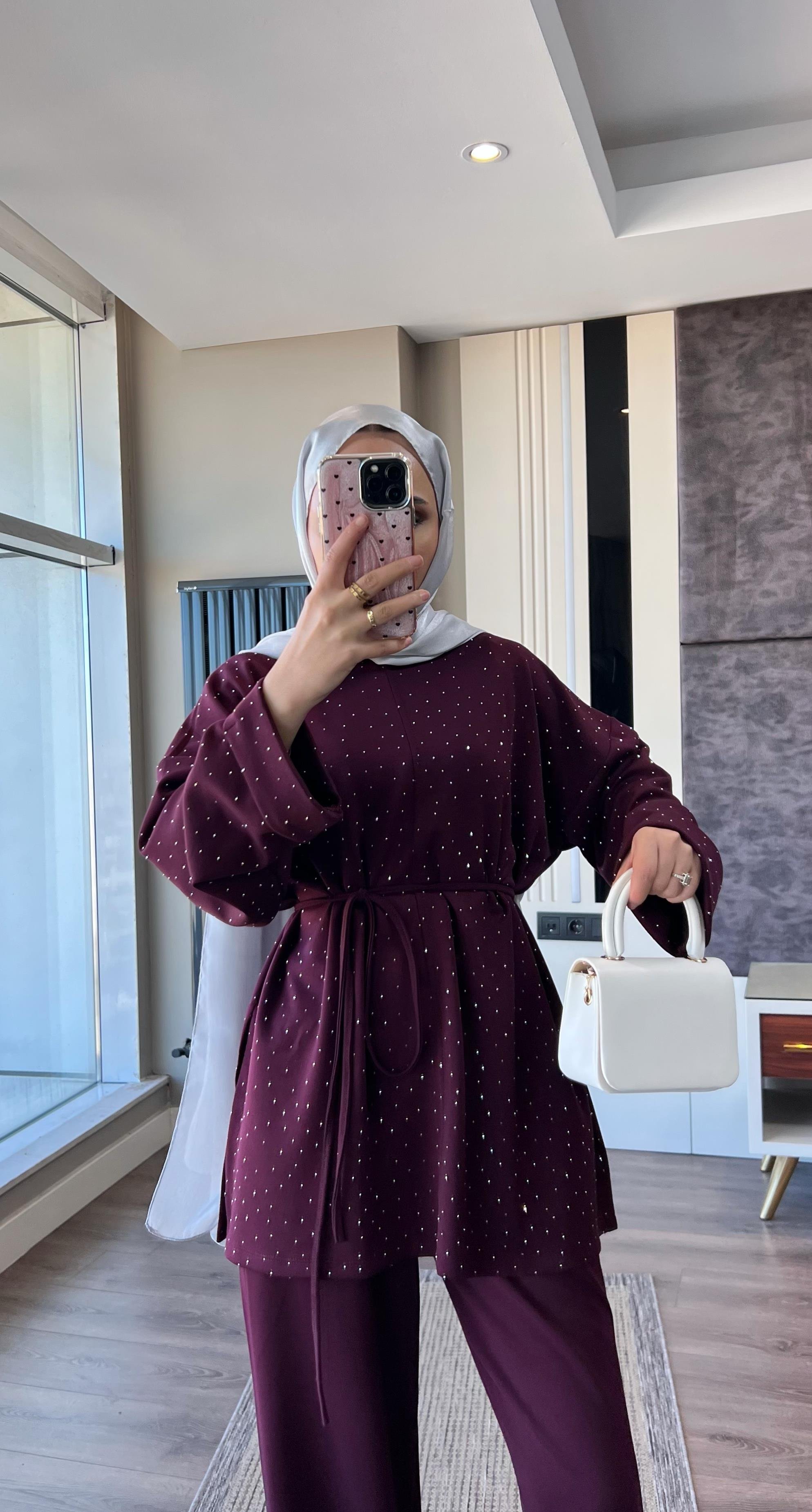 Üzeri Taşlı Pamuklu Takım CherryDubaiShowroomTAKIM514506