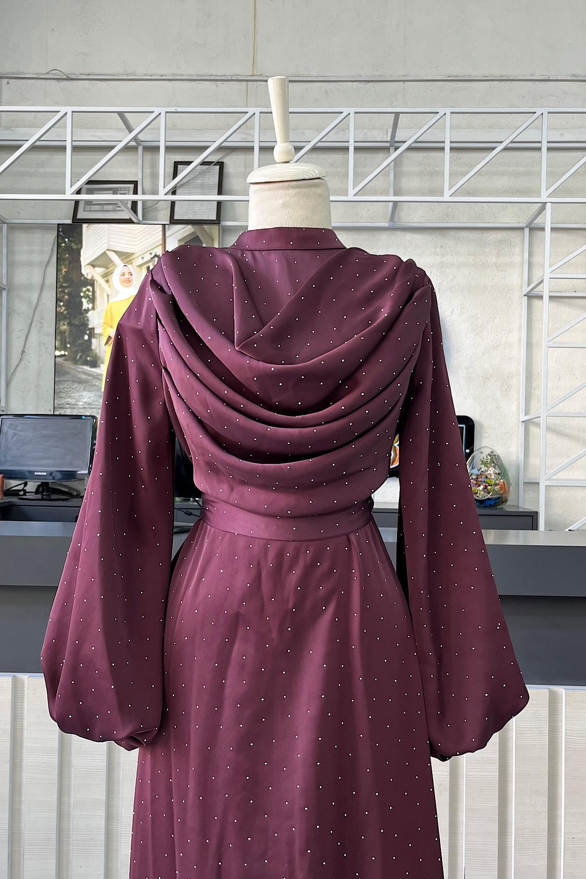 Degaje Yaka Taşlı Saten Elbise MürdümDubaiShowroomELBİSELER5100