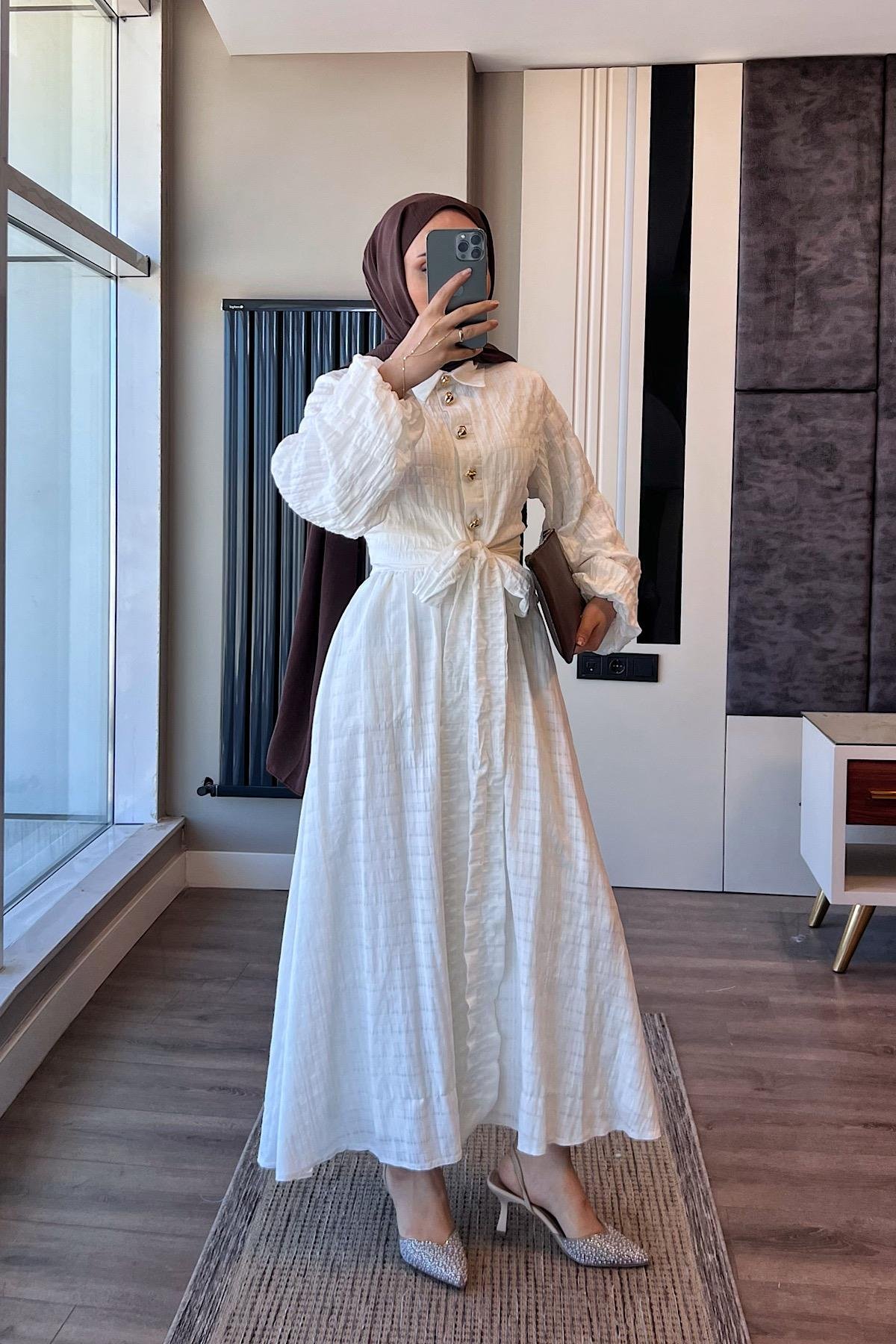 Gold Düğme Detaylı İkili Takım BeyazDubaiShowroomTAKIM07557