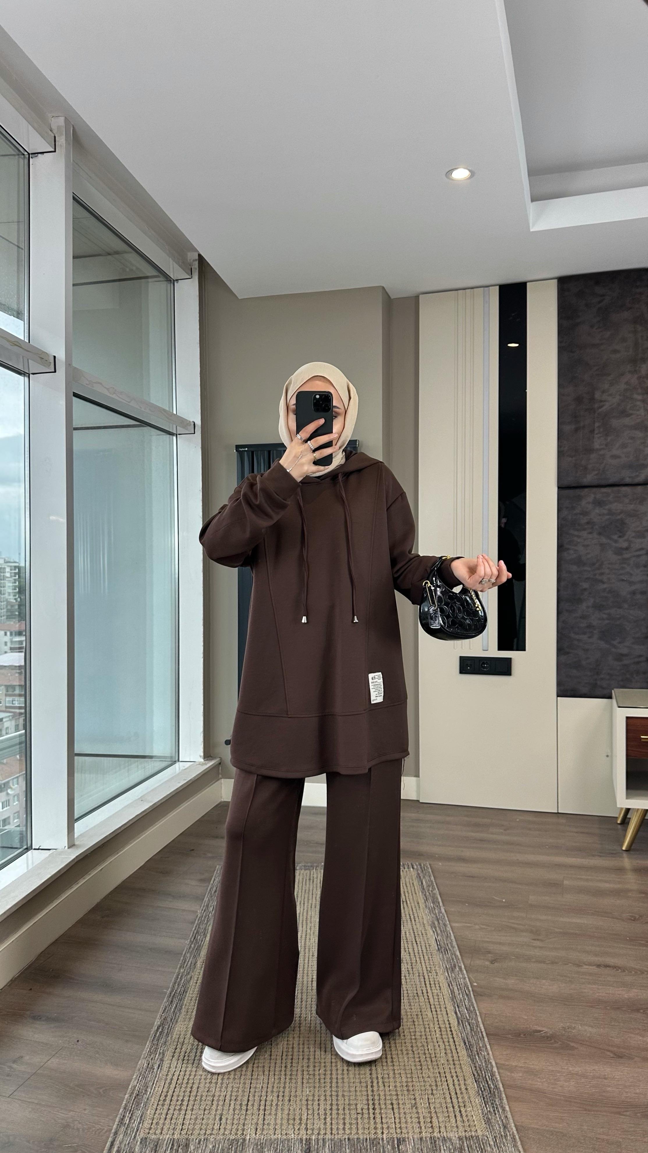 Kapüşonlu Takım Kahverengi DubaiShowroomTAKIM43003-KHVRENGİ