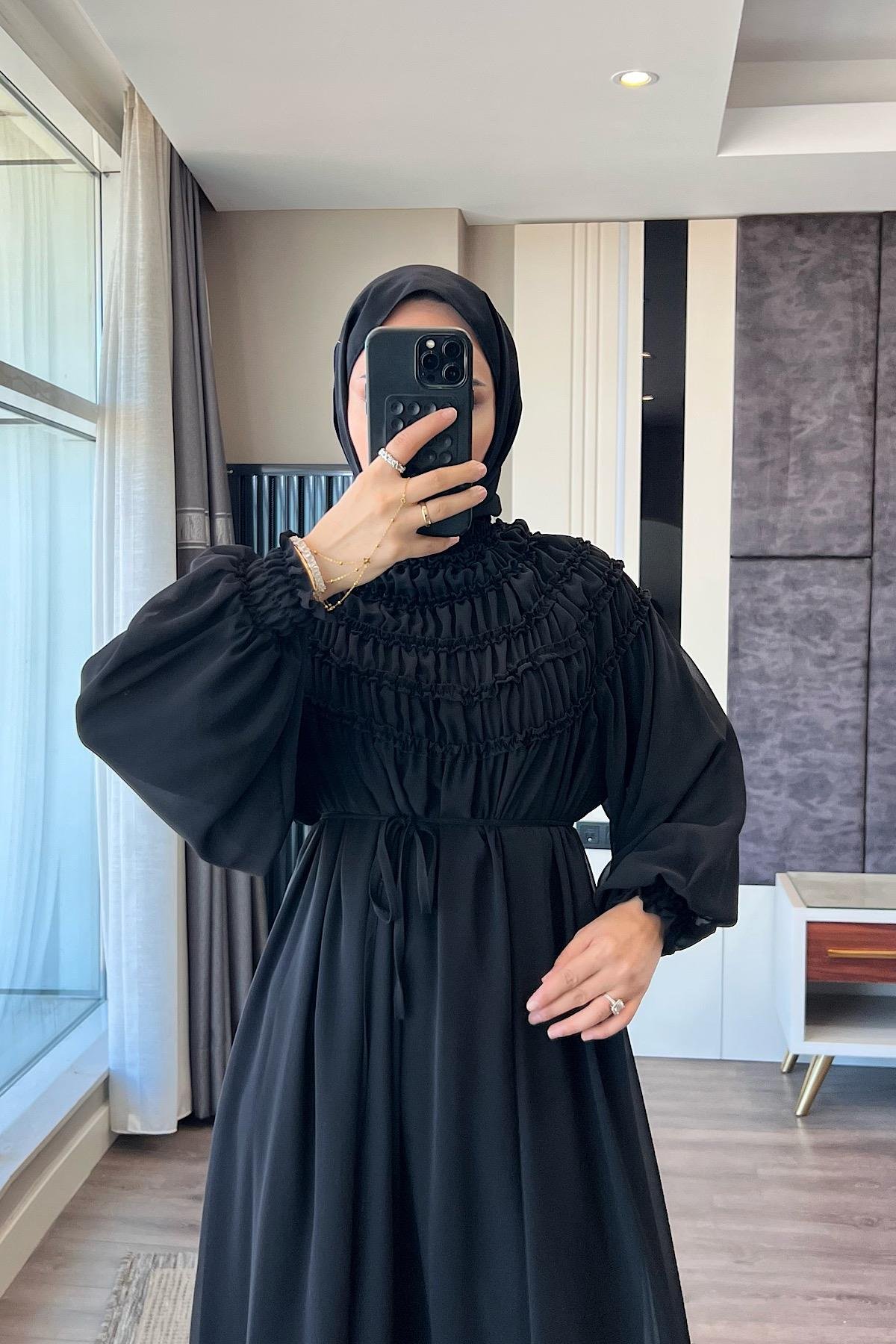 Yakası ve Kolu Lastikli Şifon Elbise SiyahDubaiShowroomELBİSELER01084