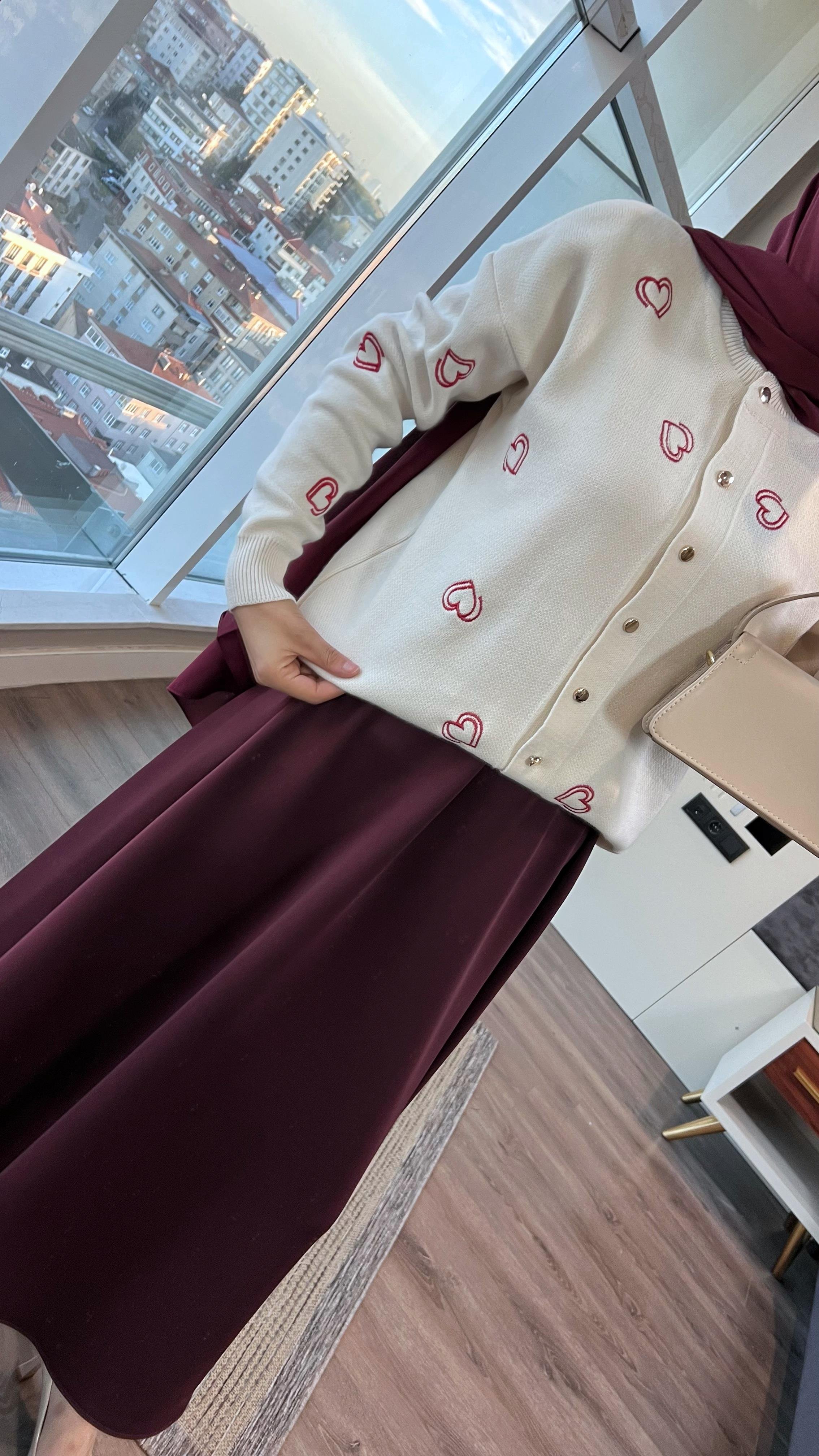 Kalp Nakışlı Hırka KremDubaiShowroomDIŞ GİYİM121646
