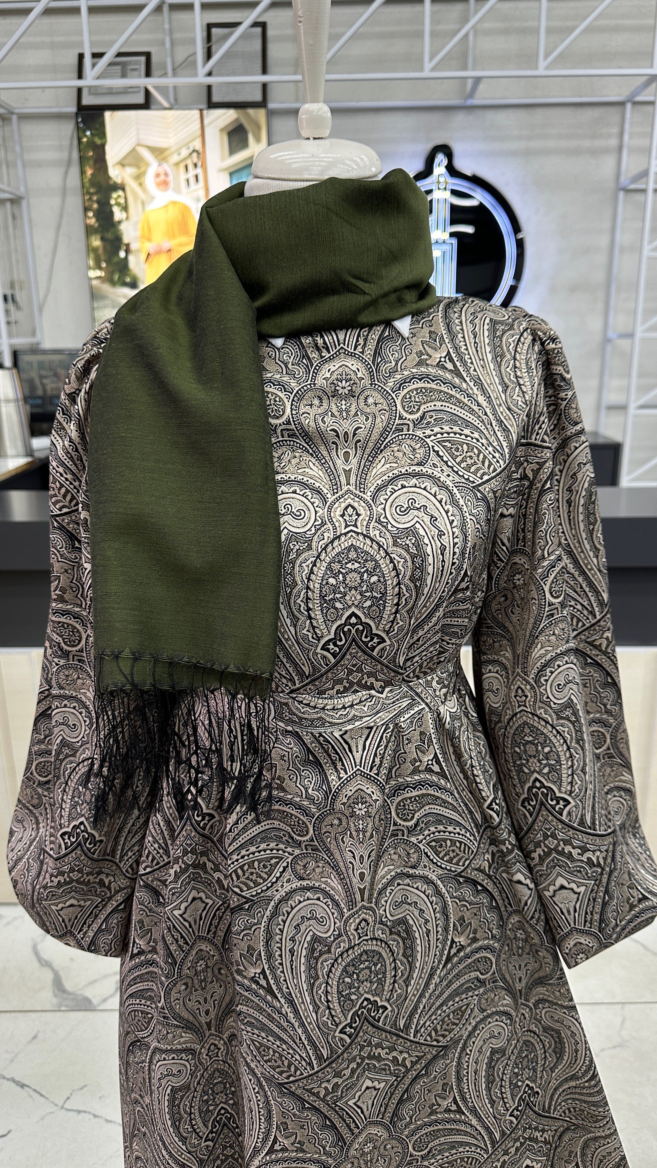 Şal Desen Saten Elbise Gri-YeşilDubaiShowroomELBİSELER01197