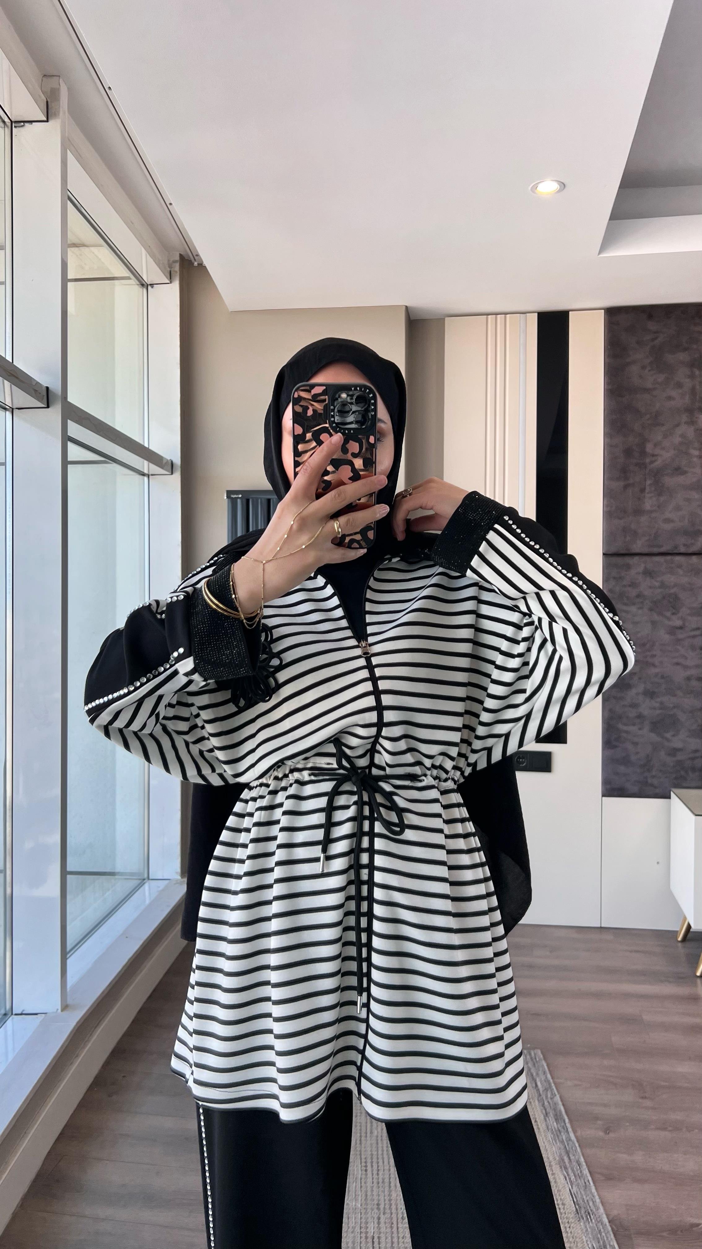 Çizgili Taşlı Oysho TakımDubaiShowroomTAKIM72054