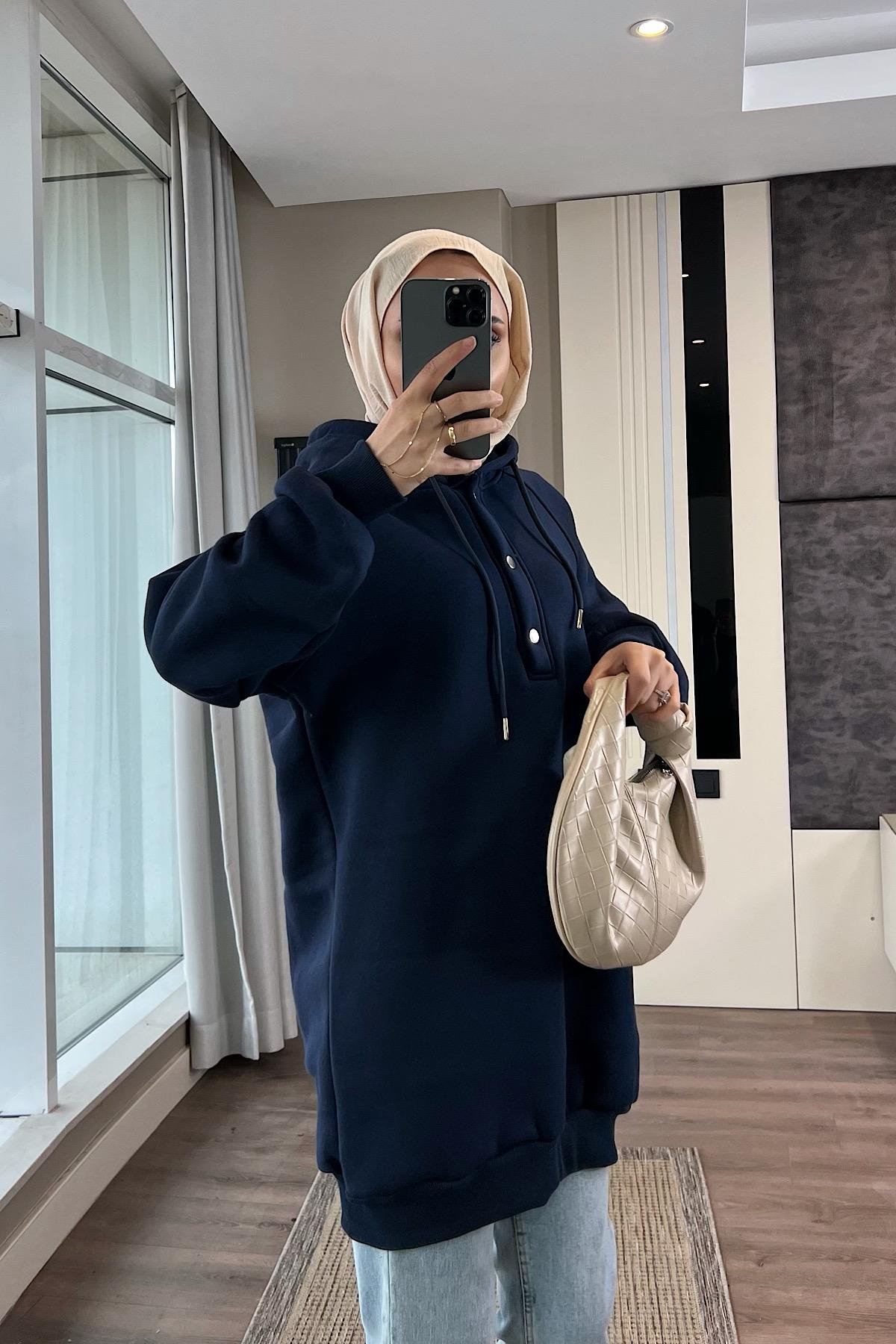 Yakası çıtçıt detaylı sweat Lacivert DubaiShowroomÜST GİYİM39372