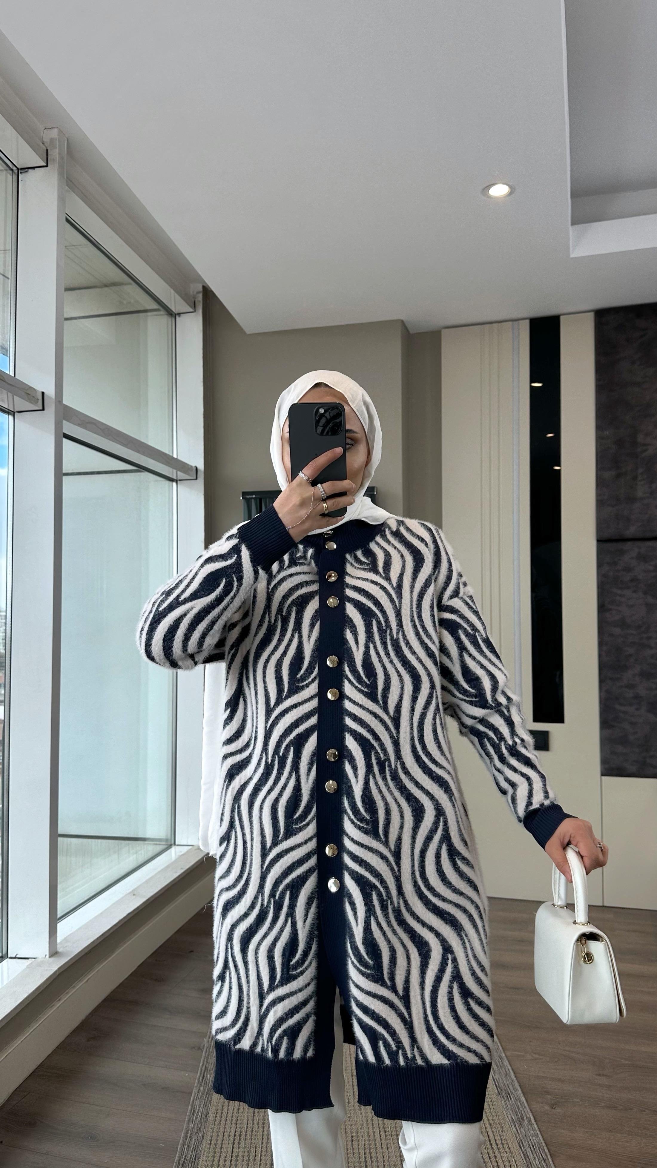 Zebra Desen Yumoş Hırka Lacivert DubaiShowroomDIŞ GİYİM08581