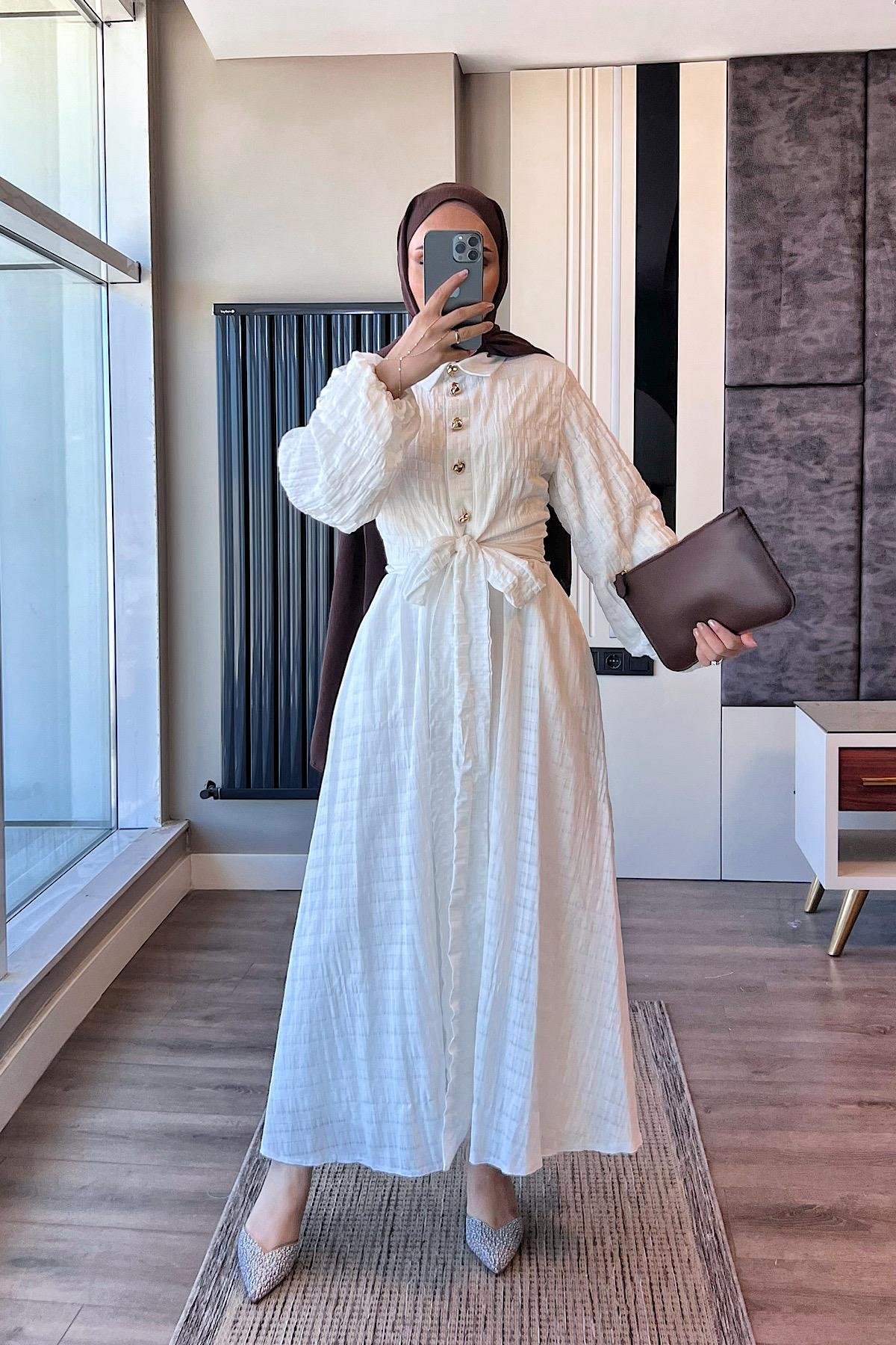 Gold Düğme Detaylı İkili Takım BeyazDubaiShowroomTAKIM07557
