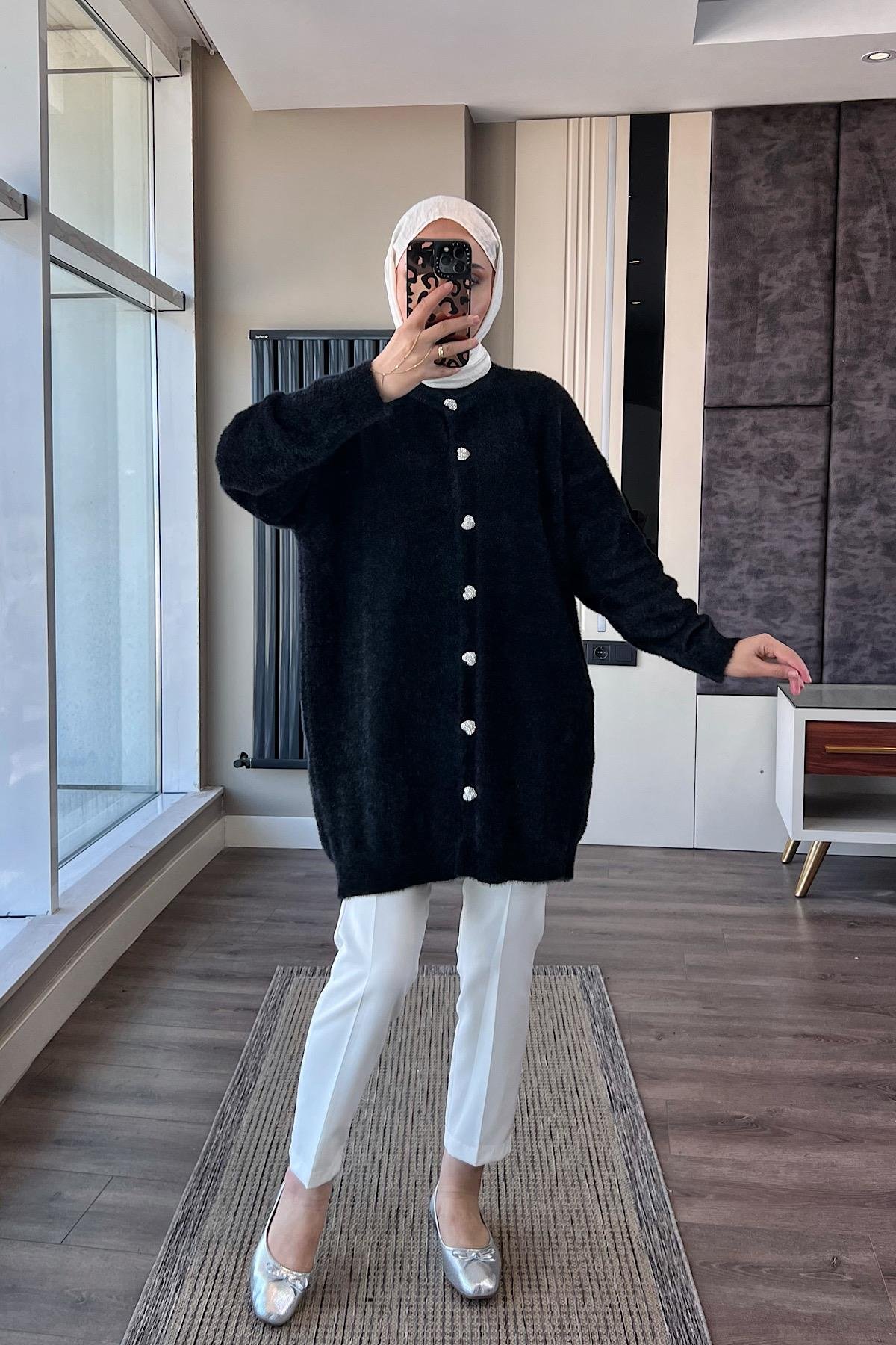 Kalp Düğmeli Yumoş hırka SiyahDubaiShowroomTAKIM97979
