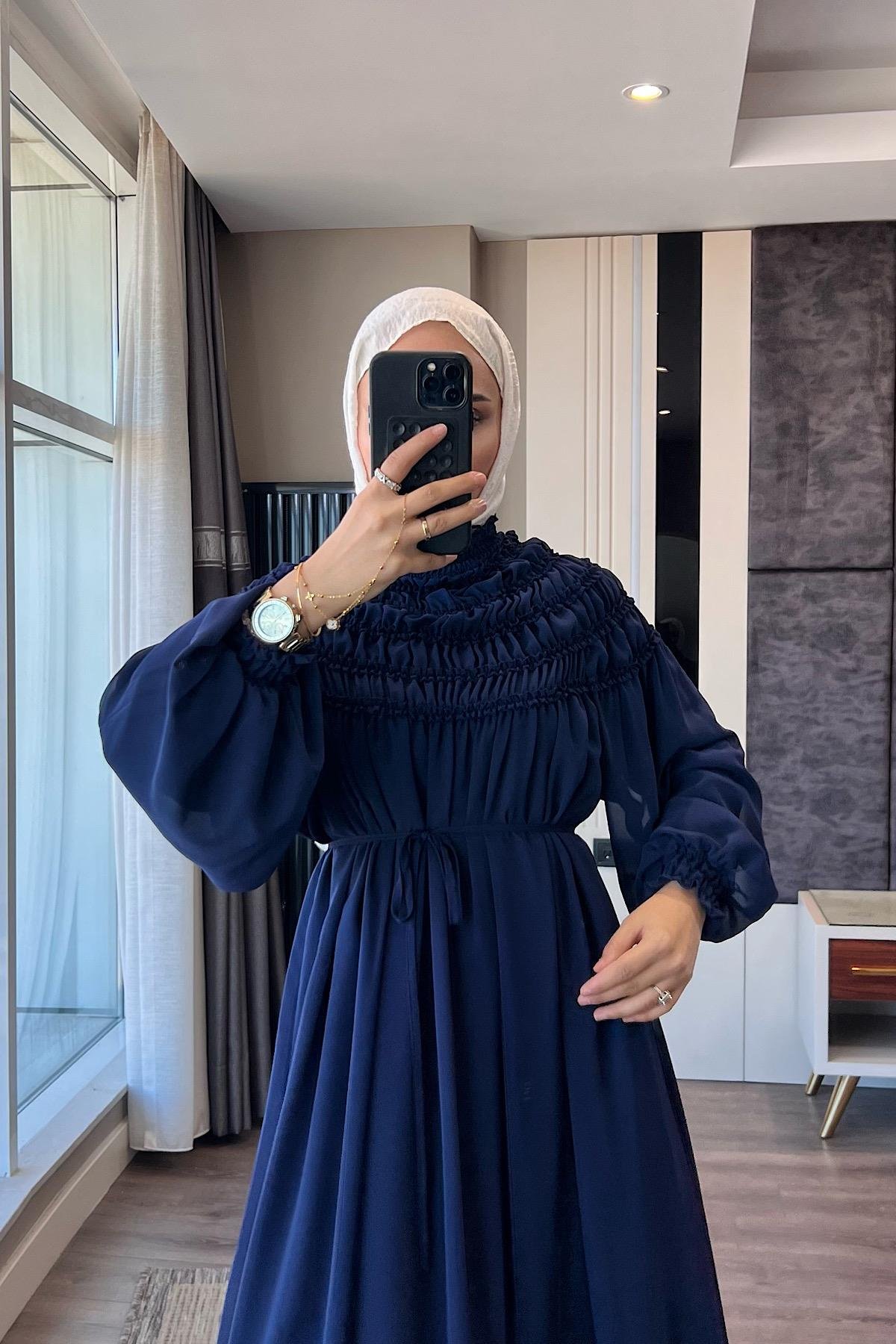 Yakası ve Kolu Lastikli Şifon Elbise LacivertDubaiShowroomELBİSELER01084