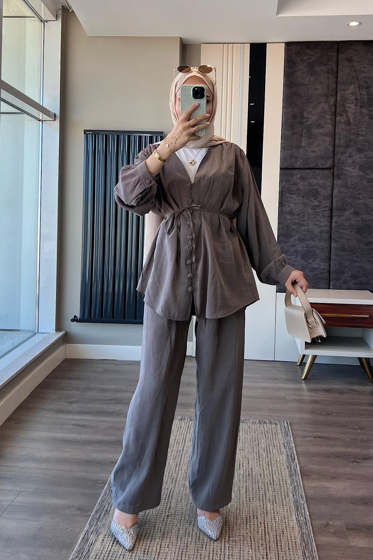 Kruvaze Yaka İkili Takım Vizon DubaiShowroomTAKIM01279-VZN