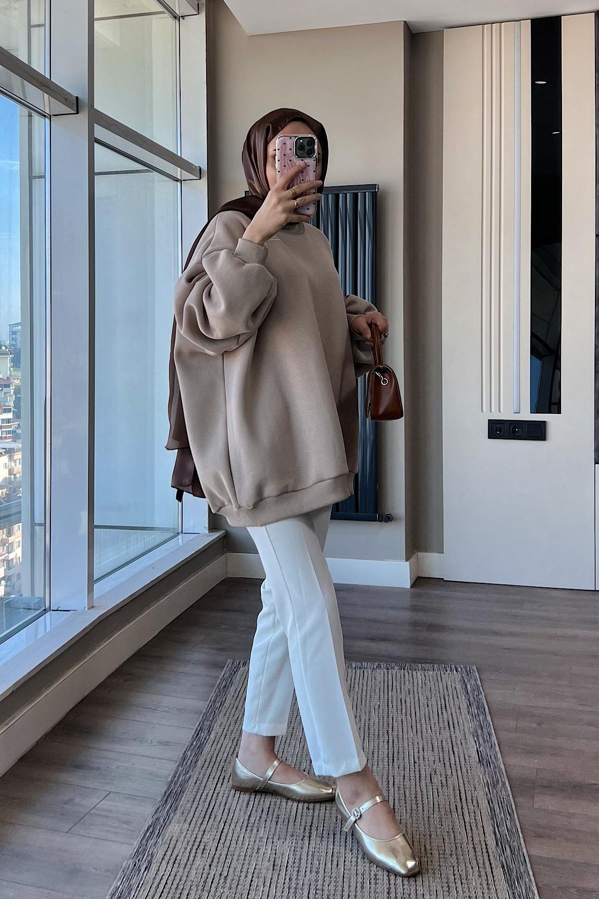 Üç İplik Kumaş Sweat BejDubaiShowroomSWEAT30890SBJ