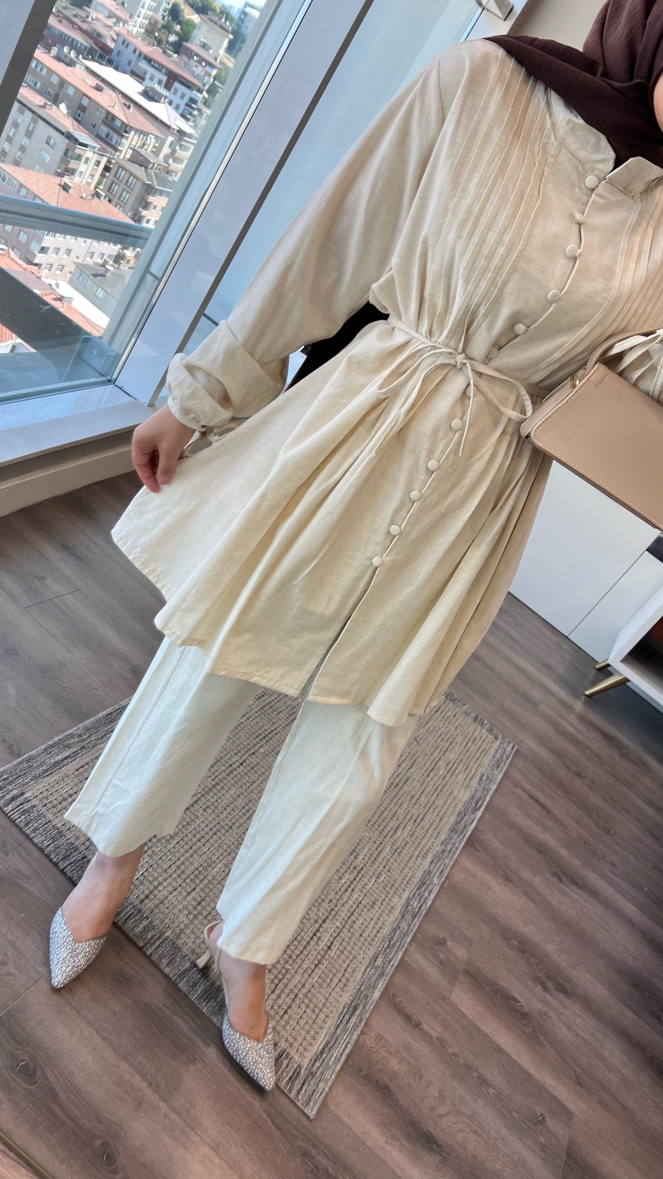 Önü Nervüllü Keten Takım KremDubaiShowroomTAKIM22713-KREM