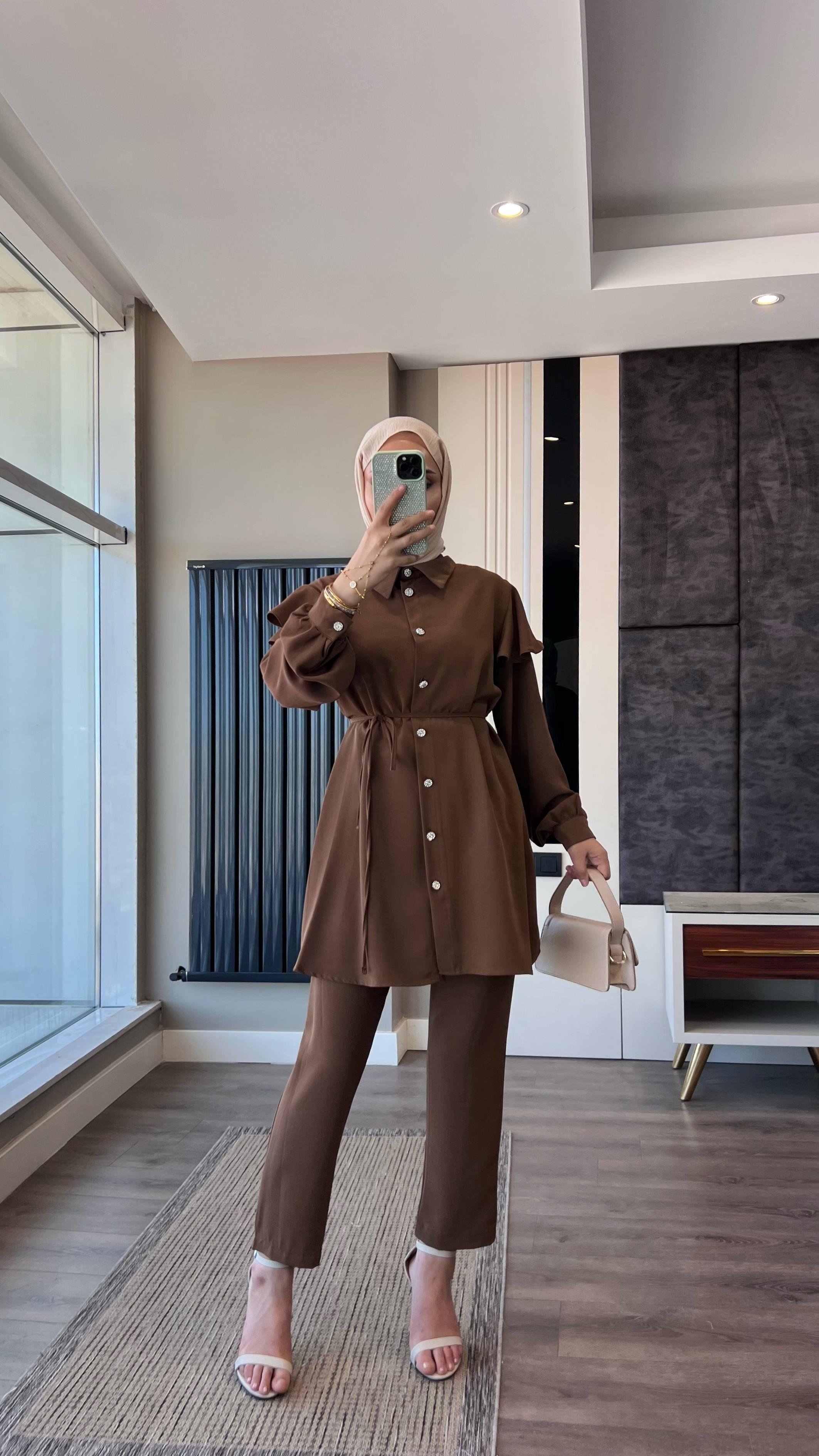 Kolları Volanlı Takım KahverengiDubaiShowroomTAKIM01542-KHVRNGİ