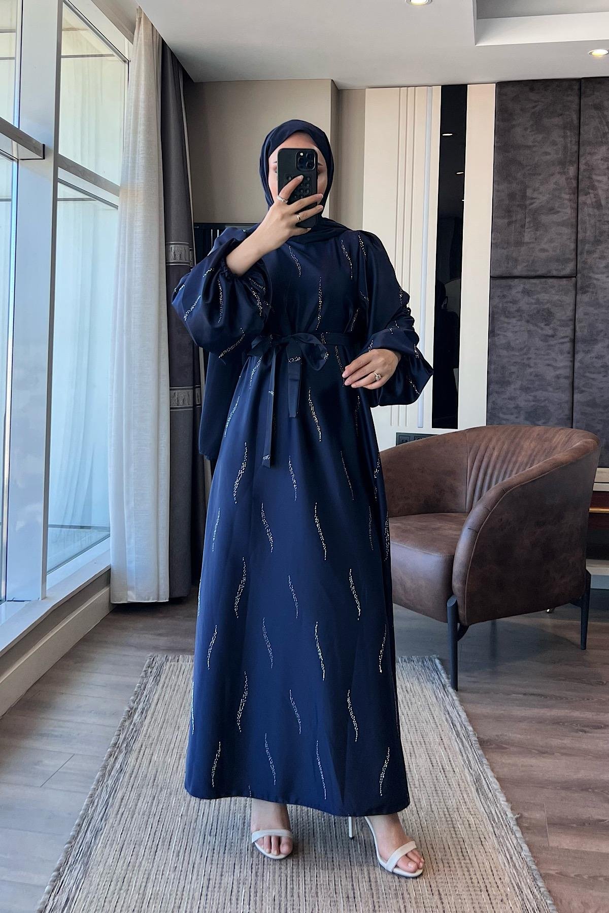 Üzeri Taş Detay Saten Elbise LacivertDubaiShowroomELBİSELER01146