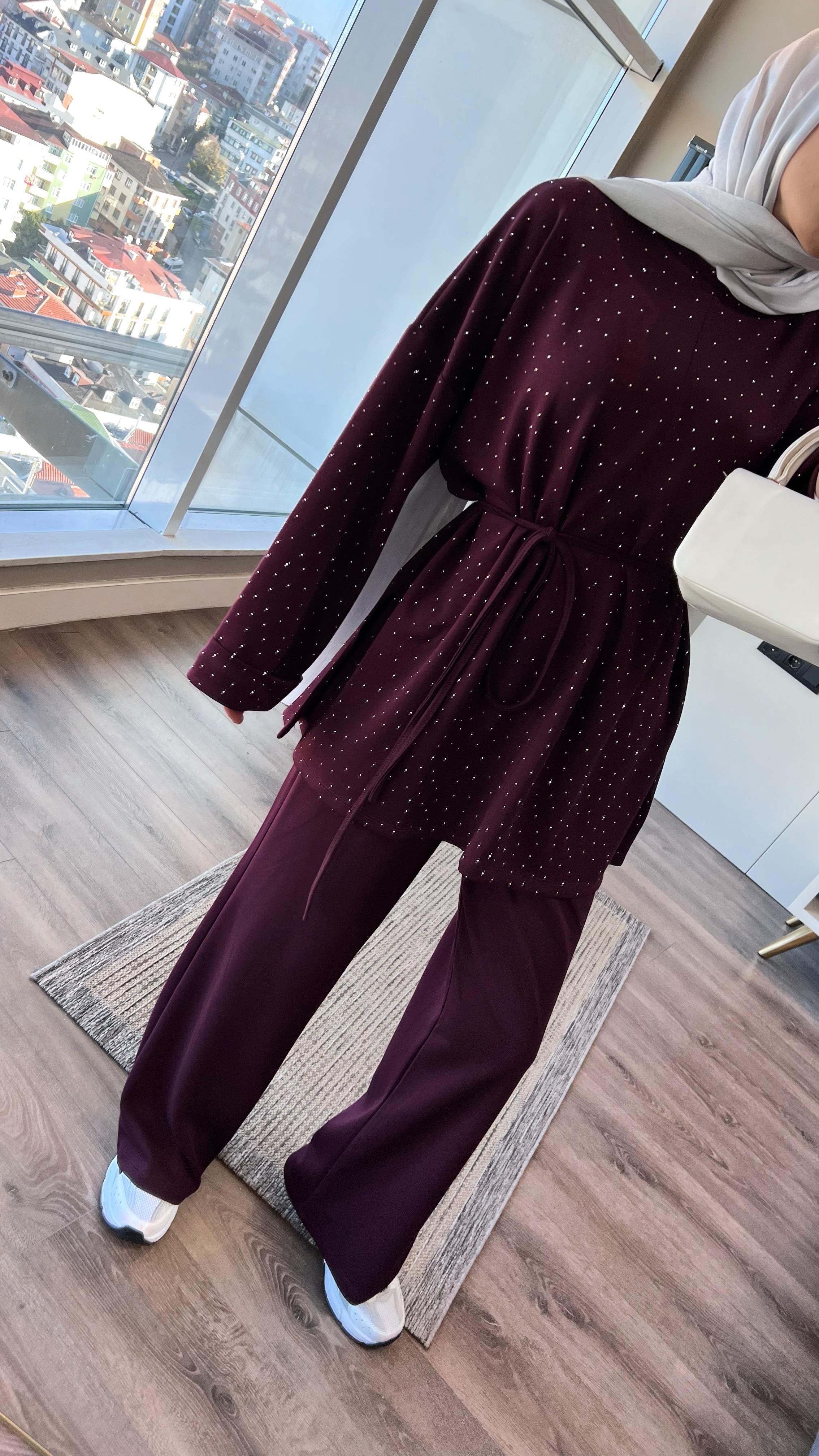 Üzeri Taşlı Pamuklu Takım CherryDubaiShowroomTAKIM514506