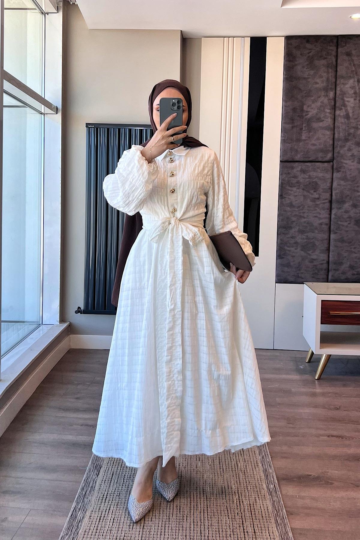 Gold Düğme Detaylı İkili Takım BeyazDubaiShowroomTAKIM07557