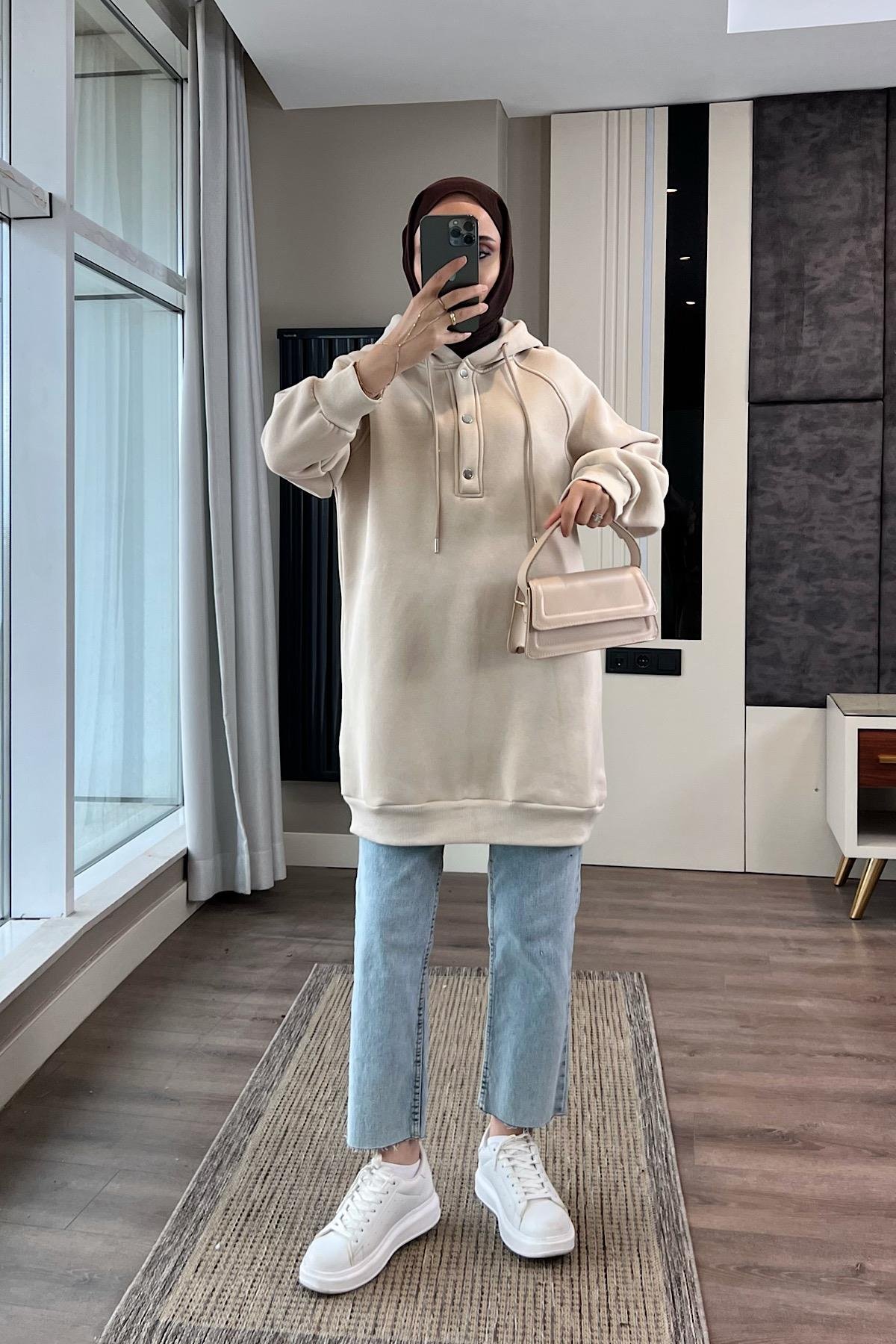 Yakası çıtçıt detaylı sweat BejDubaiShowroomÜST GİYİM39372