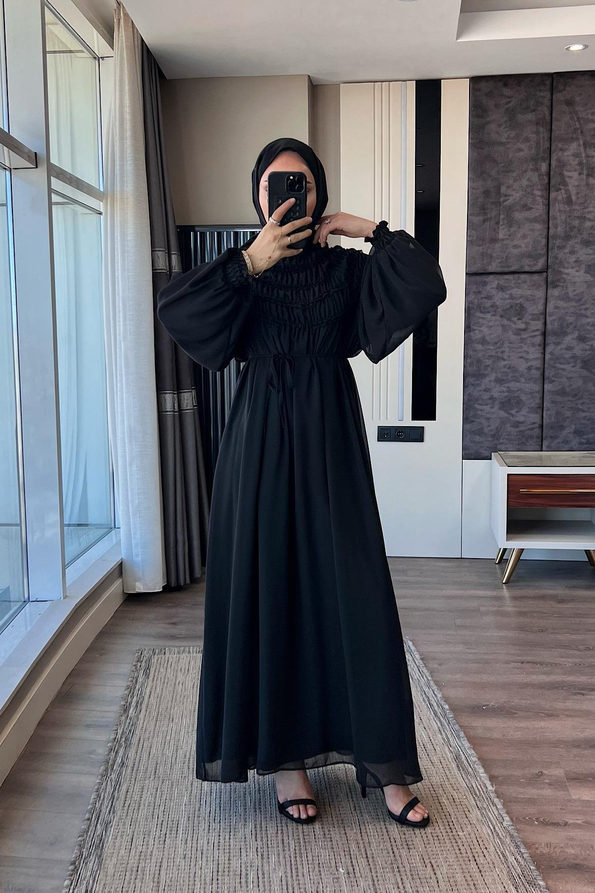 Yakası ve Kolu Lastikli Şifon Elbise SiyahDubaiShowroomELBİSELER01084