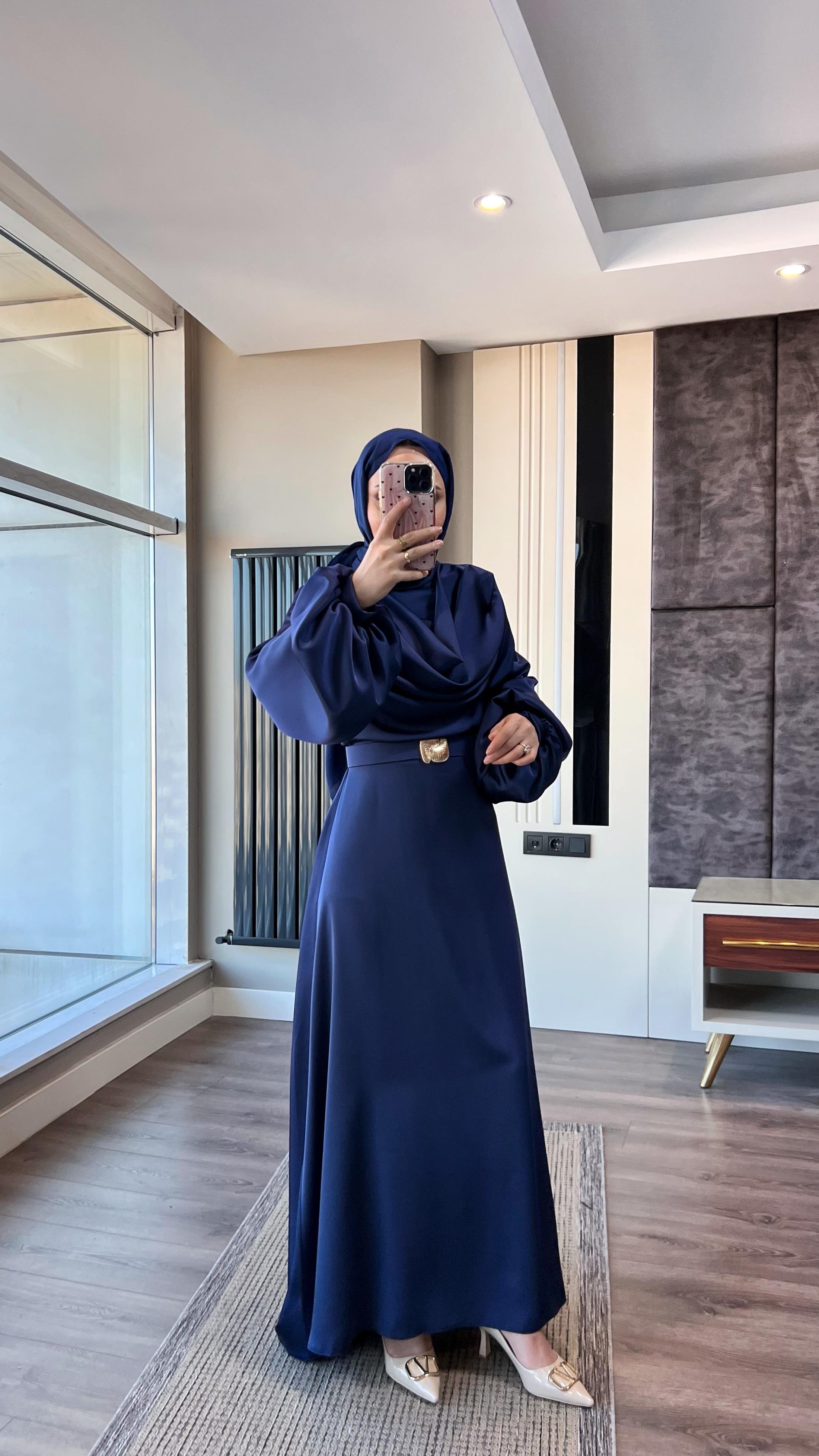 Kemerli Kuyruklu Saten Elbise LacivertDubaiShowroomELBİSELER01162 