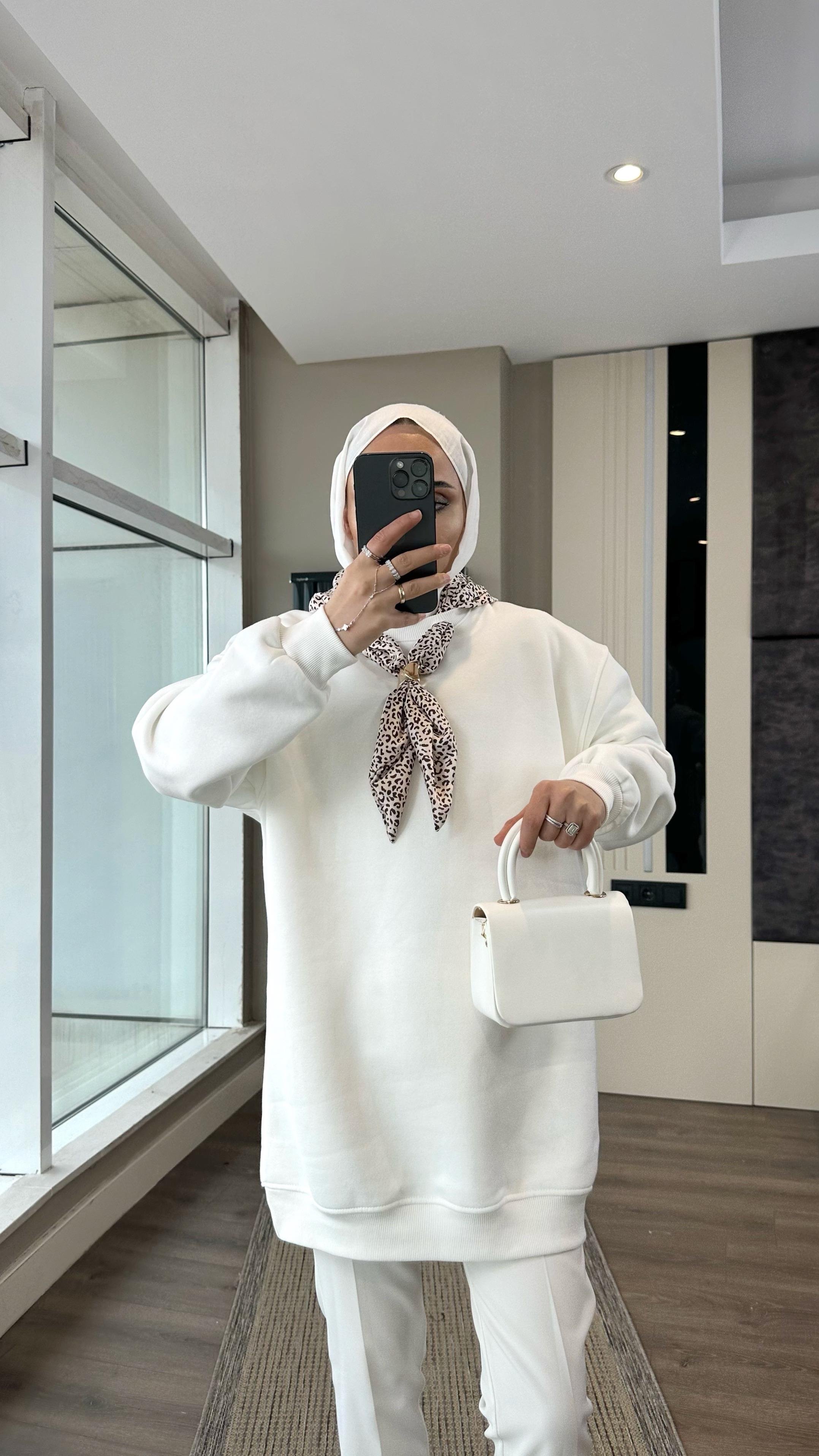 Fular Detaylı Üç iplik sweat BeyazDubaiShowroomÜST GİYİM08580