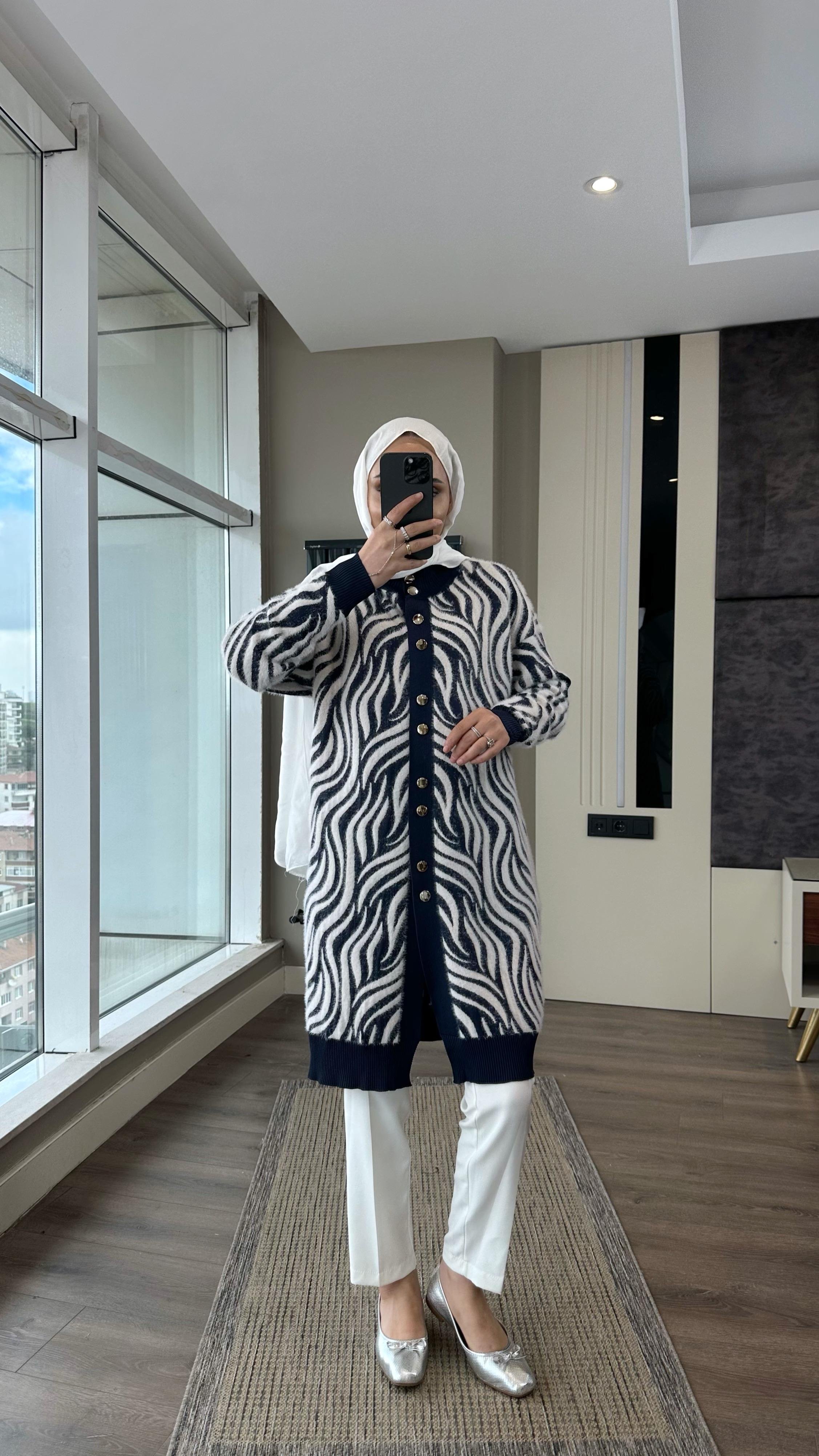 Zebra Desen Yumoş Hırka Lacivert DubaiShowroomDIŞ GİYİM08581