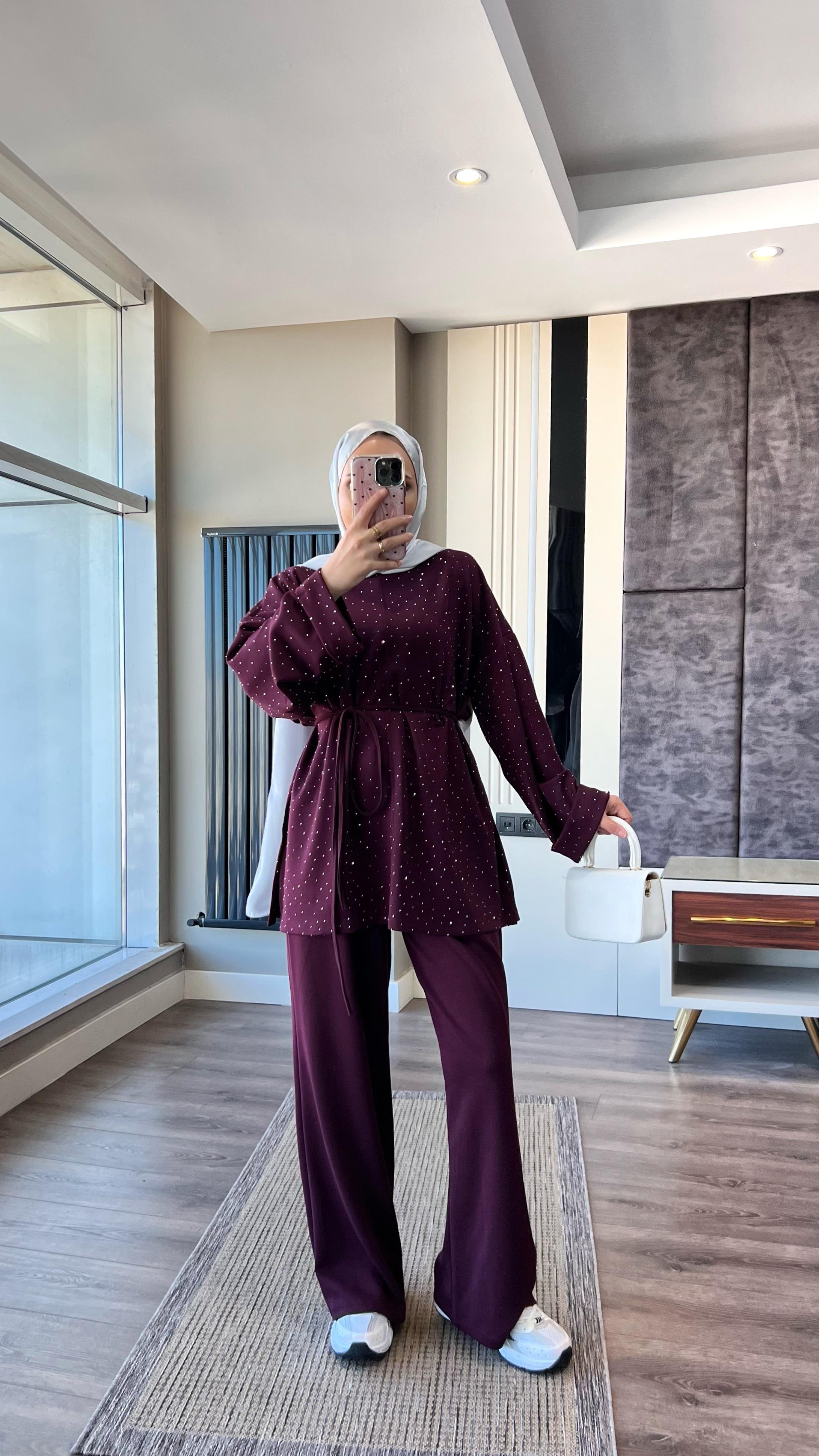 Üzeri Taşlı Pamuklu Takım CherryDubaiShowroomTAKIM514506