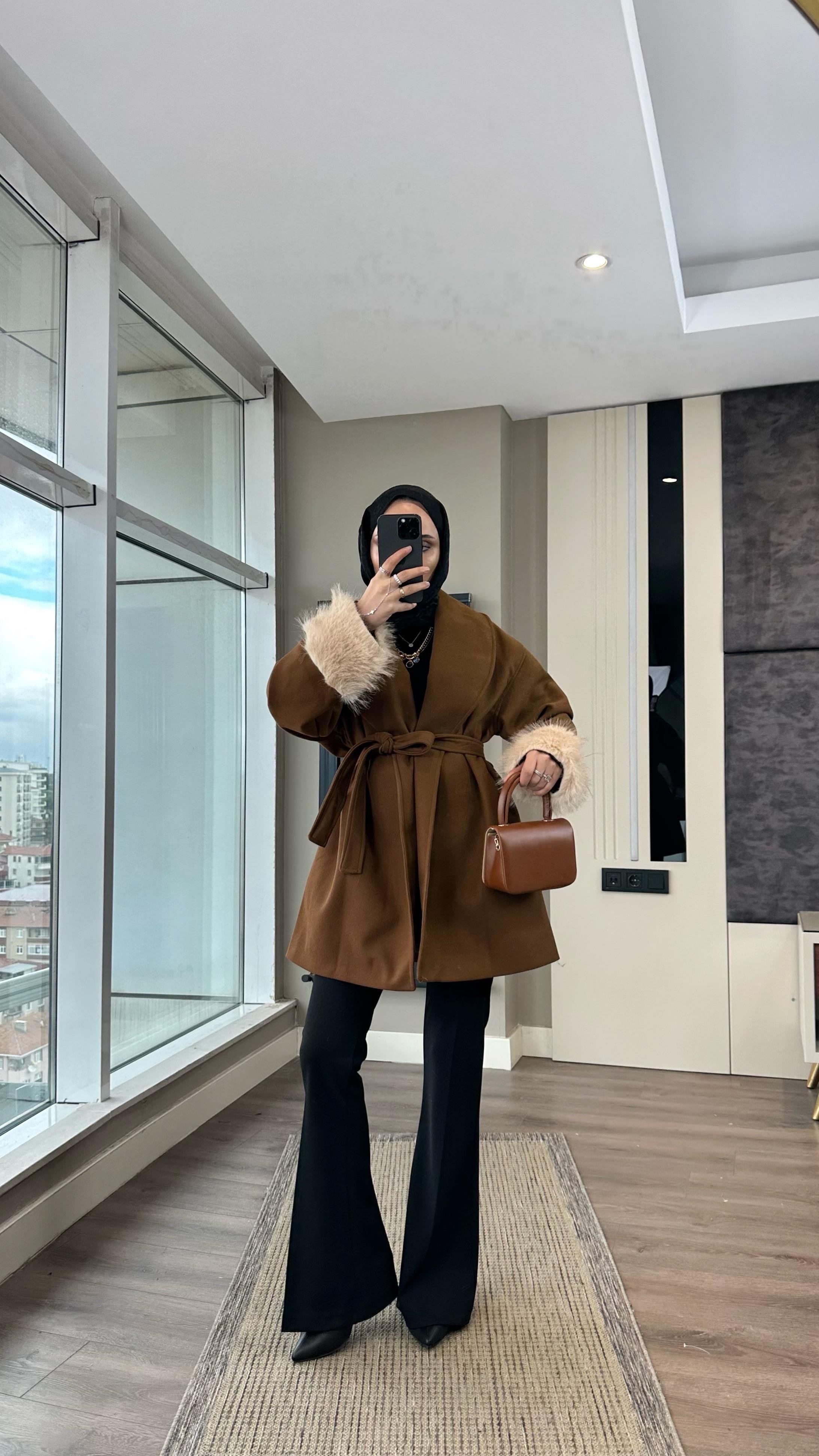 Kolu Kürklü Astarlı Kaşe KabanDubaiShowroomDIŞ GİYİM514539